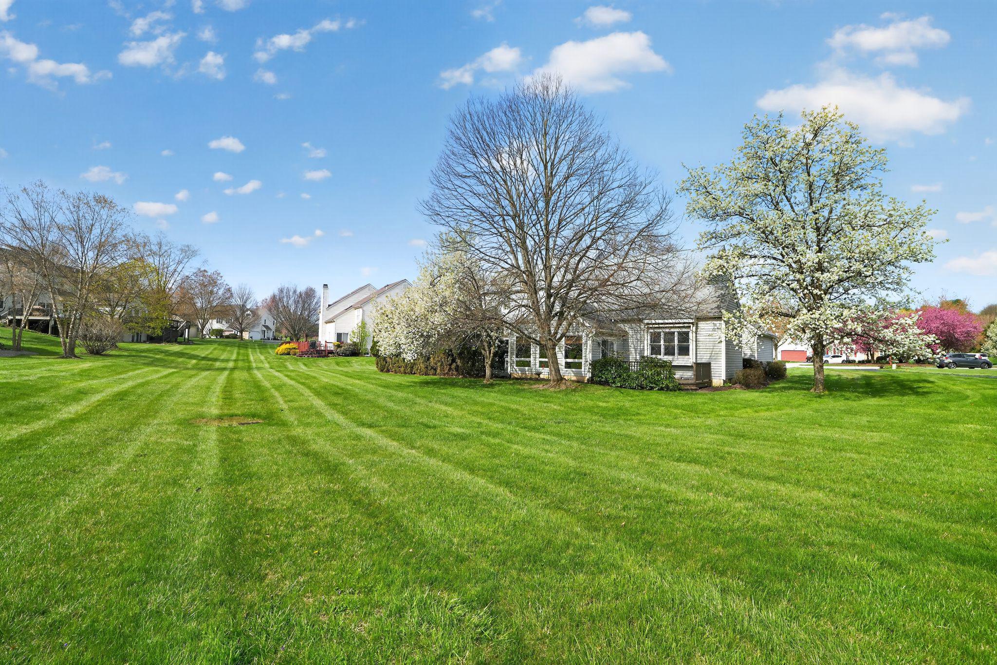 TWIN HILLS - Residential