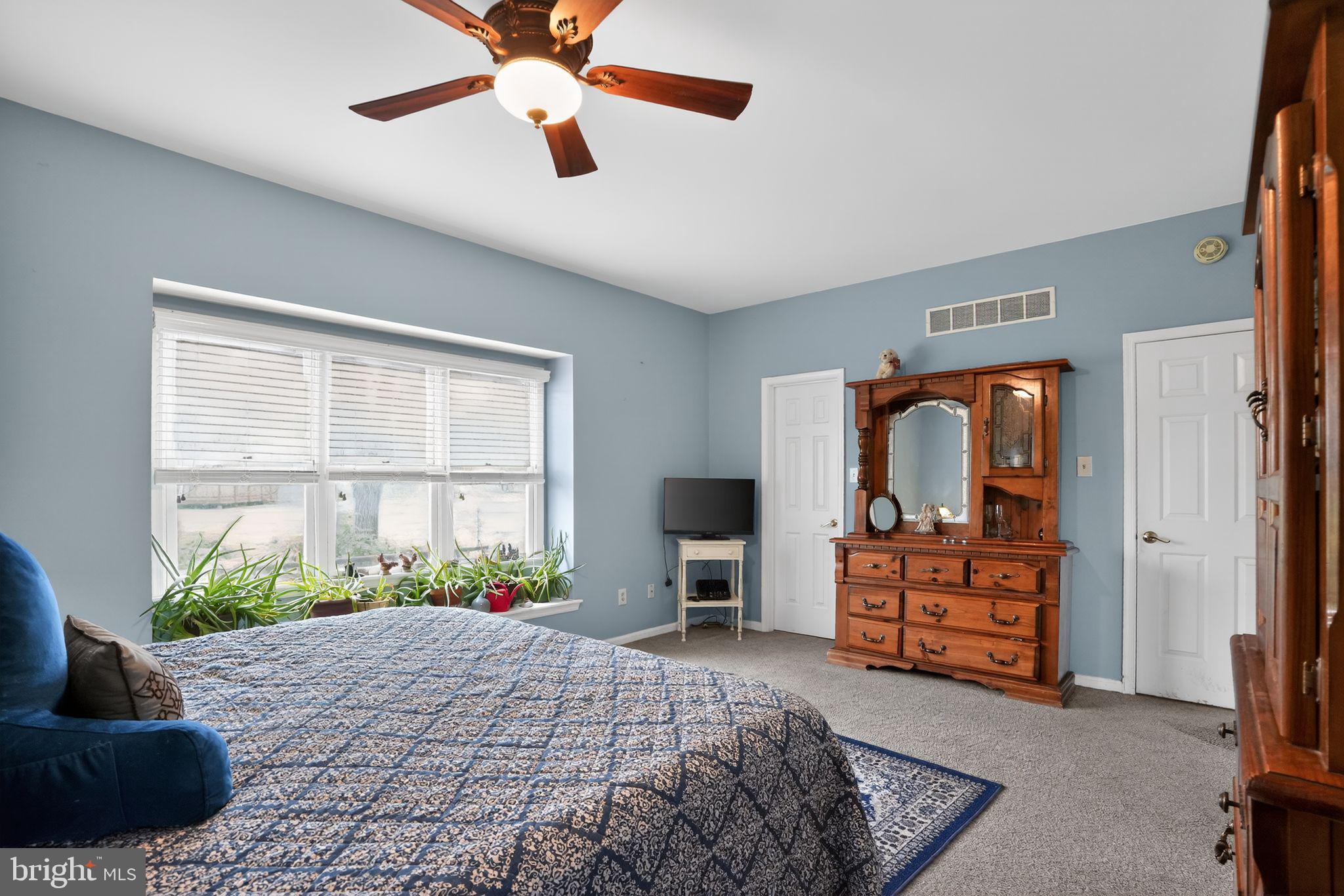 TWIN HILLS - Residential