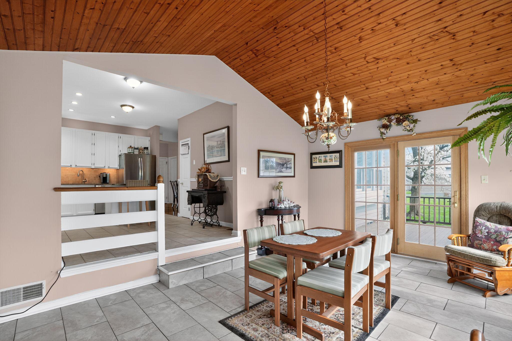 TWIN HILLS - Residential