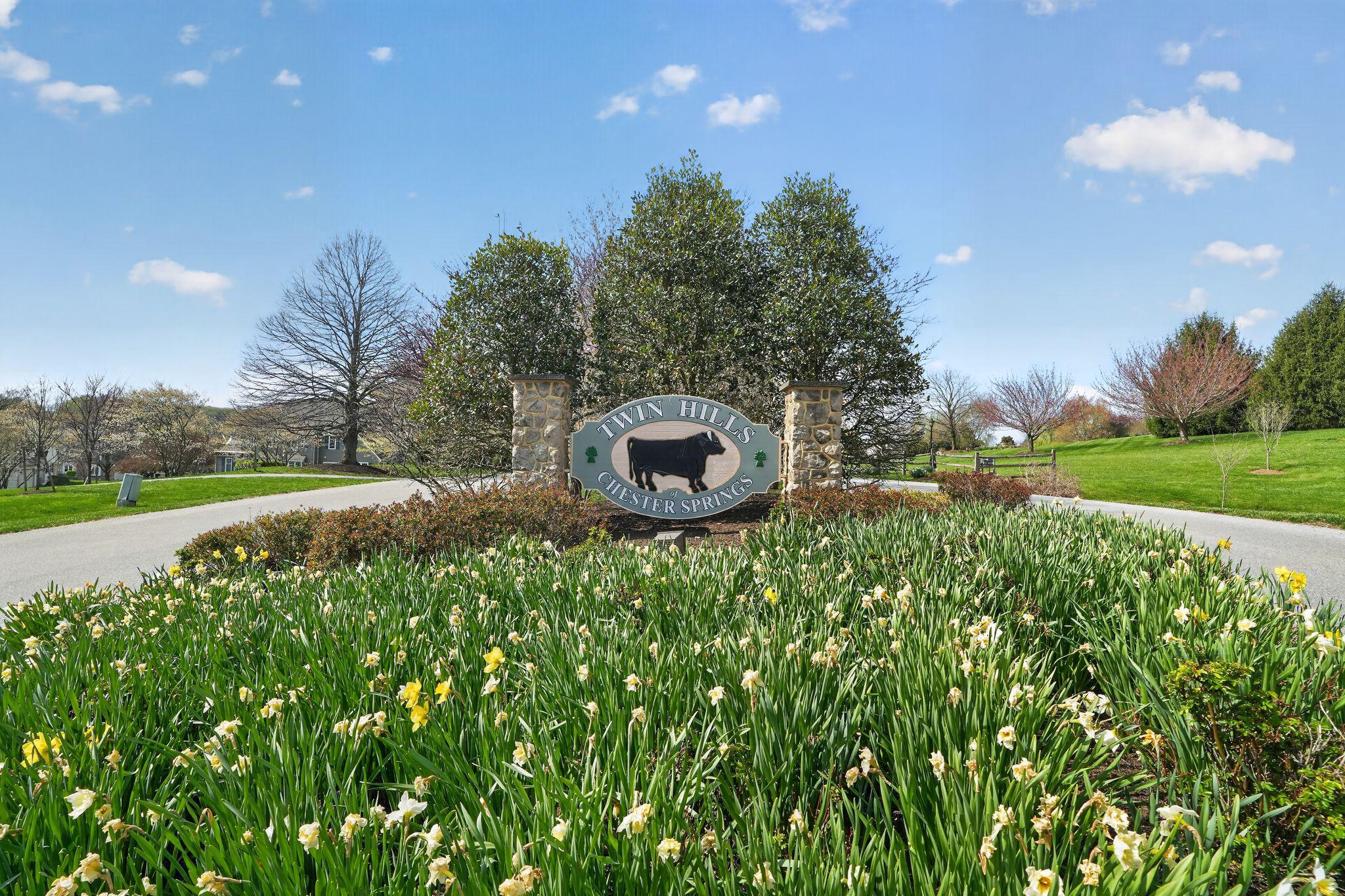 TWIN HILLS - Residential