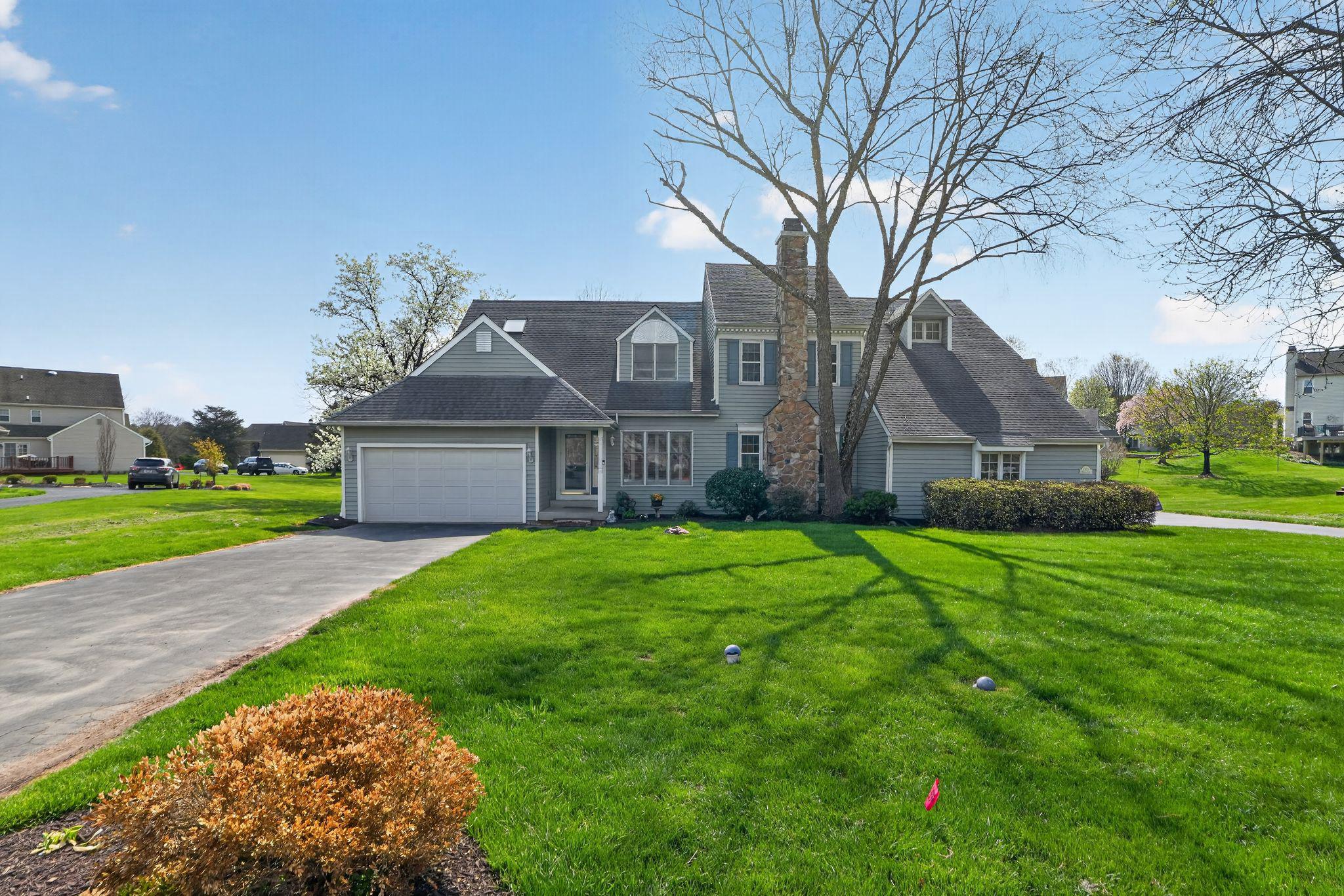 TWIN HILLS - Residential