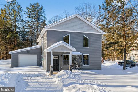 Homes For Sale - 1073 Westside Drive<br/> SOUTH STERLING, PA 18445