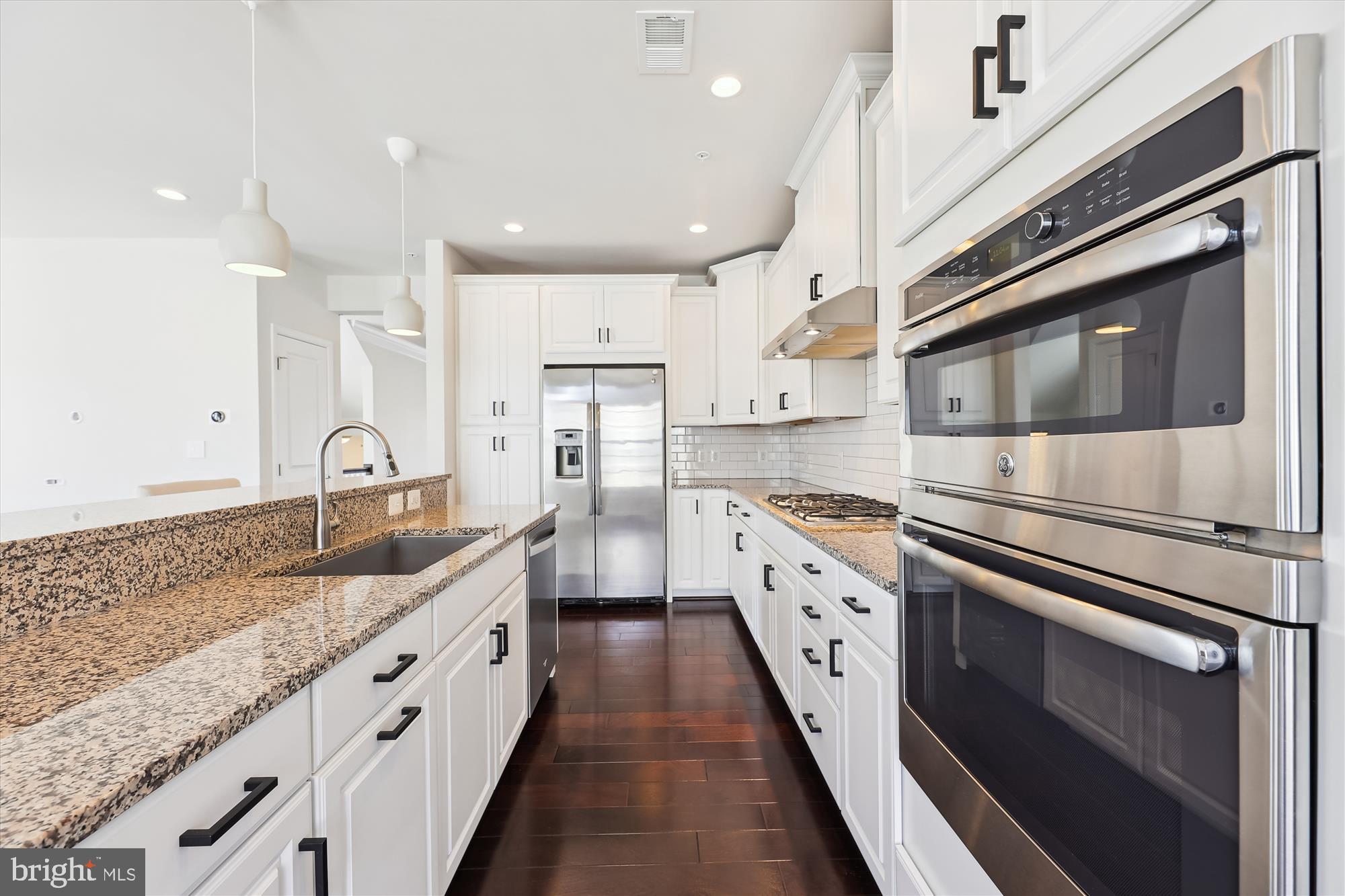 THE BUCKINGHAM AT LOUDOUN VALLEY - Residential