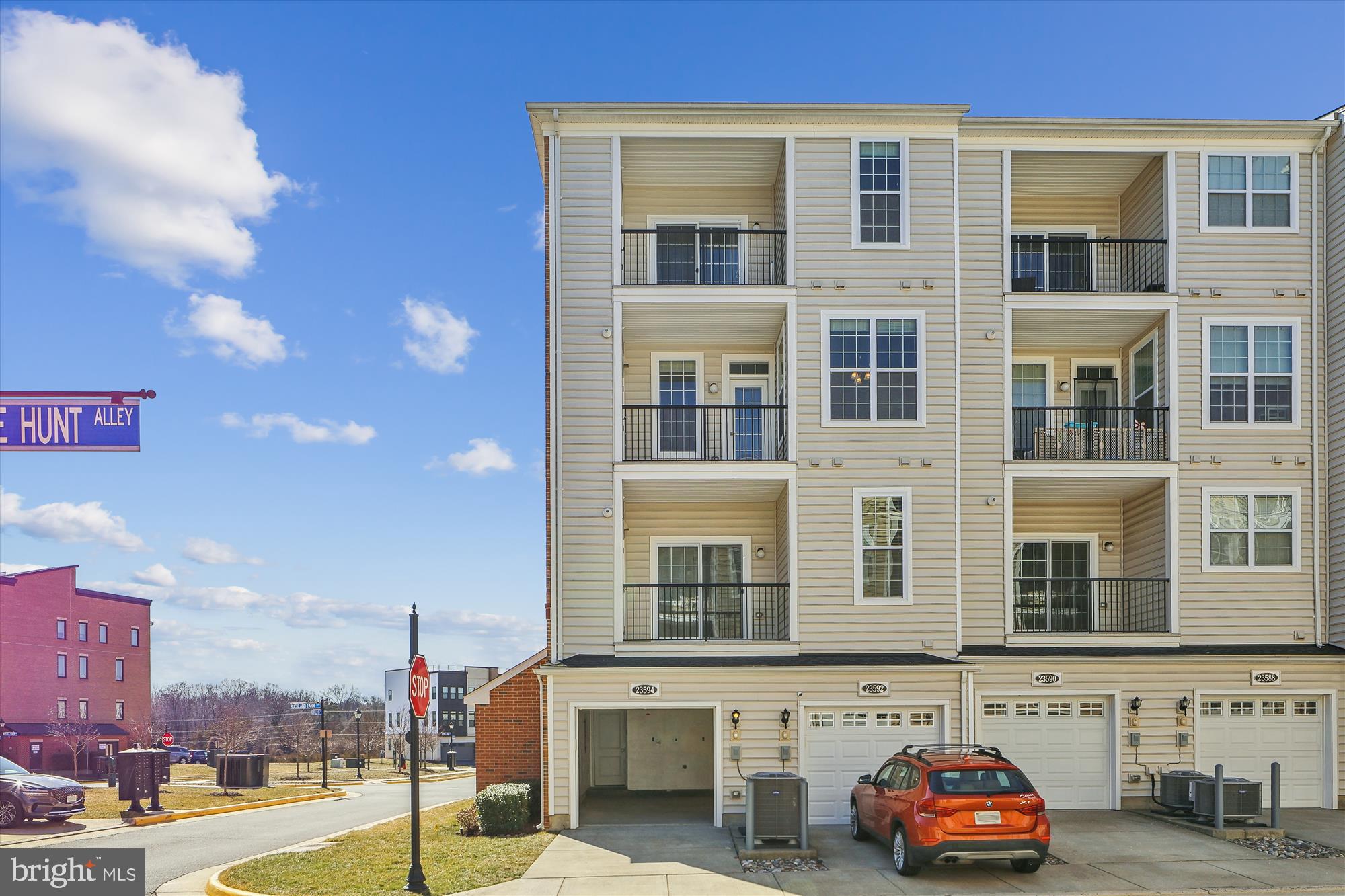 THE BUCKINGHAM AT LOUDOUN VALLEY - Residential