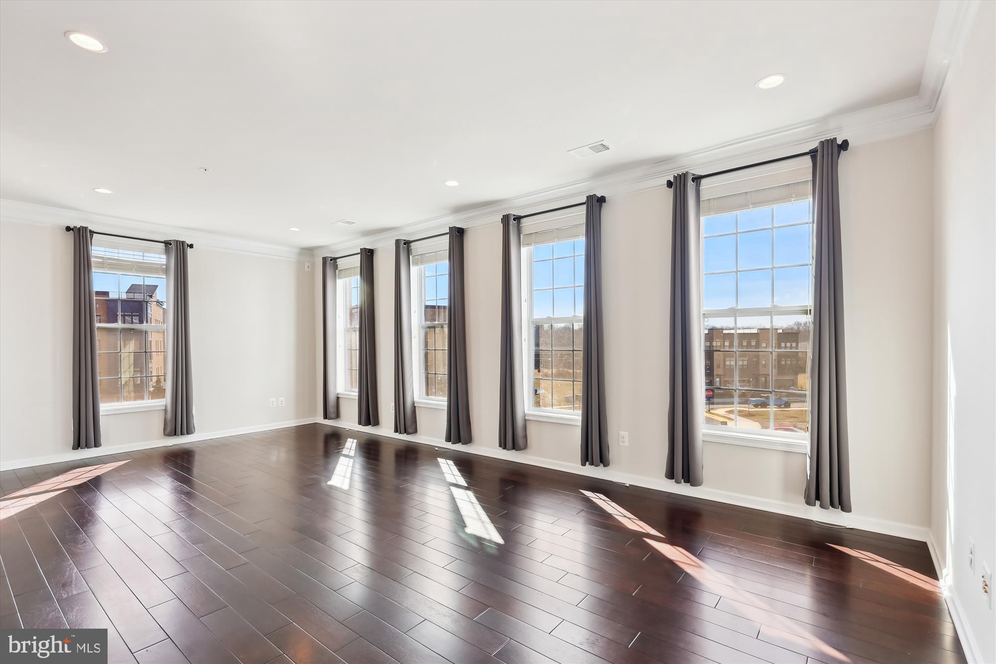 THE BUCKINGHAM AT LOUDOUN VALLEY - Residential