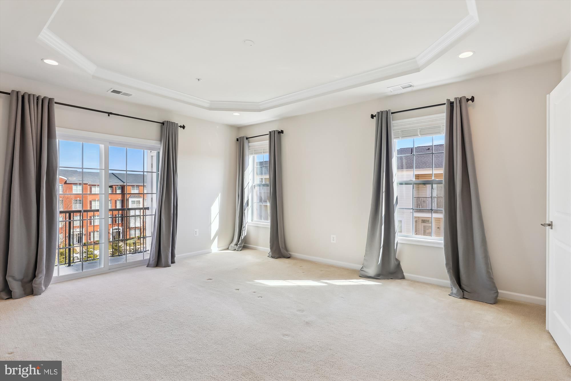 THE BUCKINGHAM AT LOUDOUN VALLEY - Residential