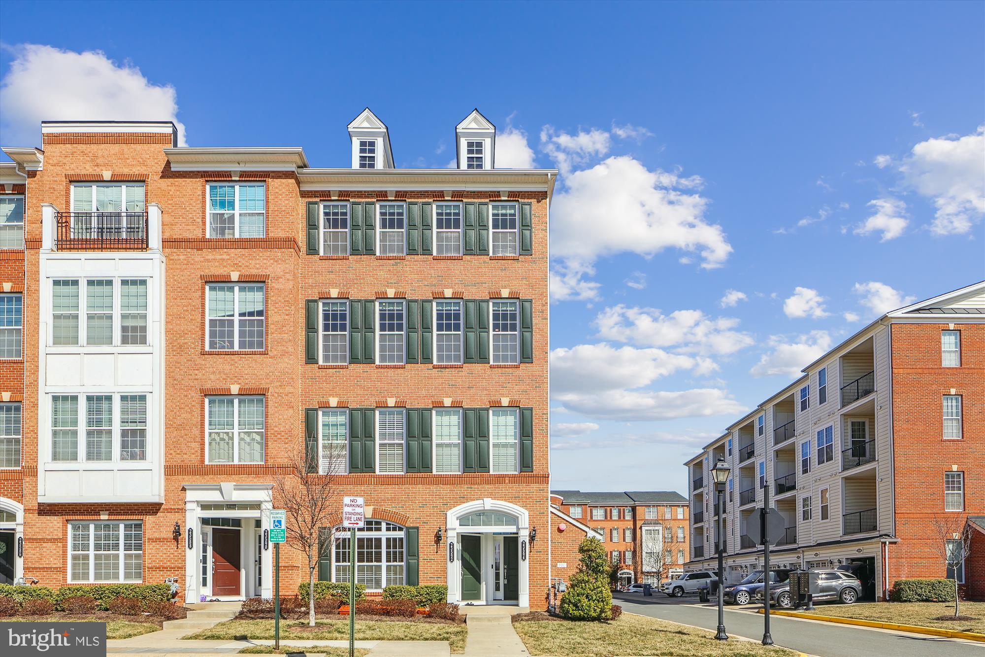 THE BUCKINGHAM AT LOUDOUN VALLEY - Residential