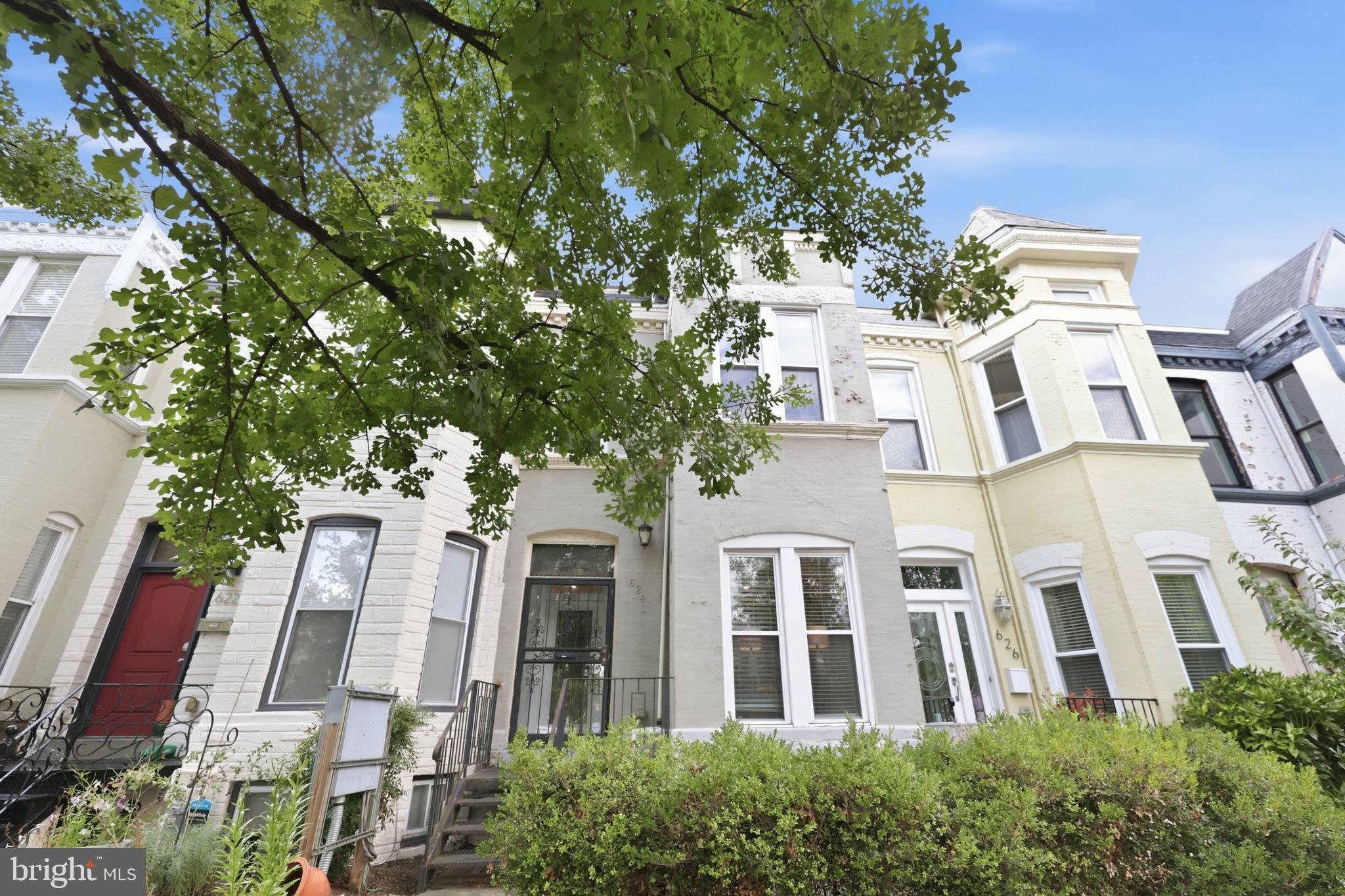 624 9TH STREET NE