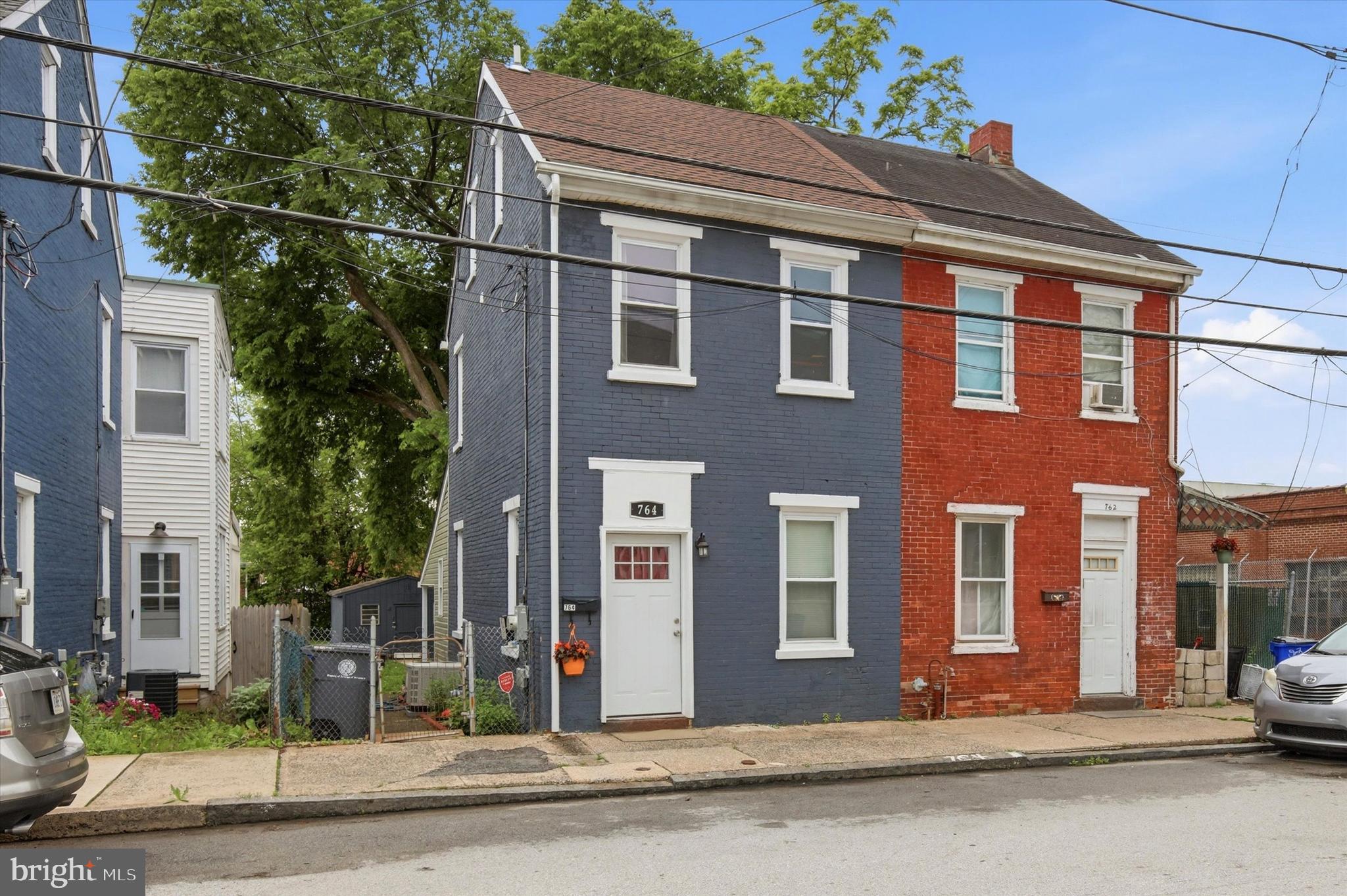 764 QUEEN STREET