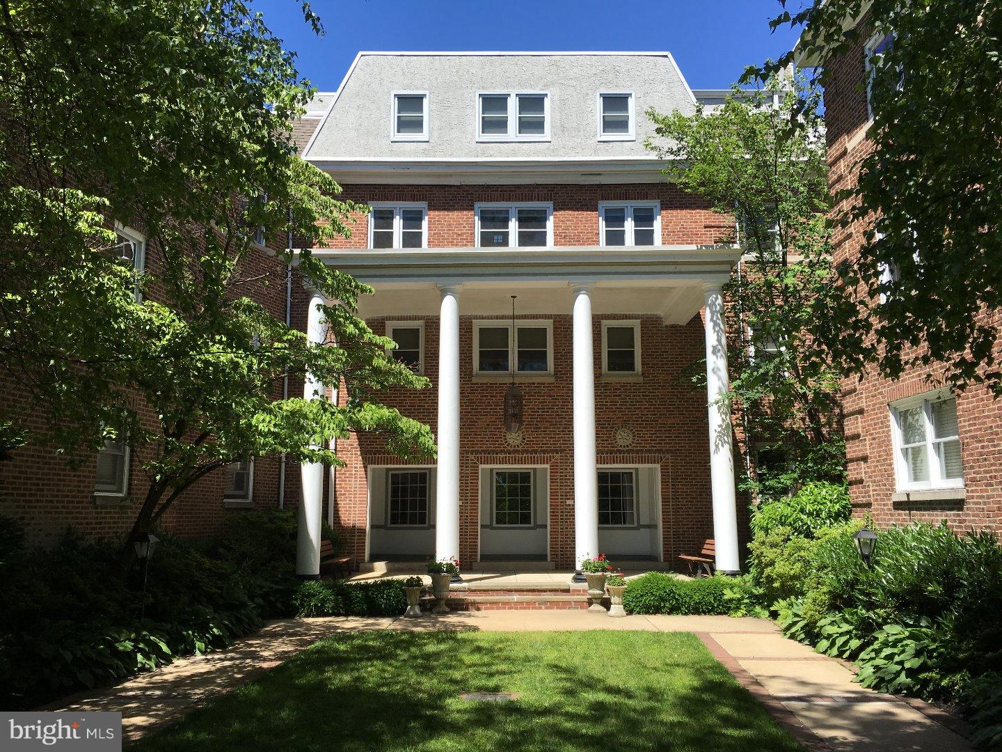 CHURCHILL COURT - Residential