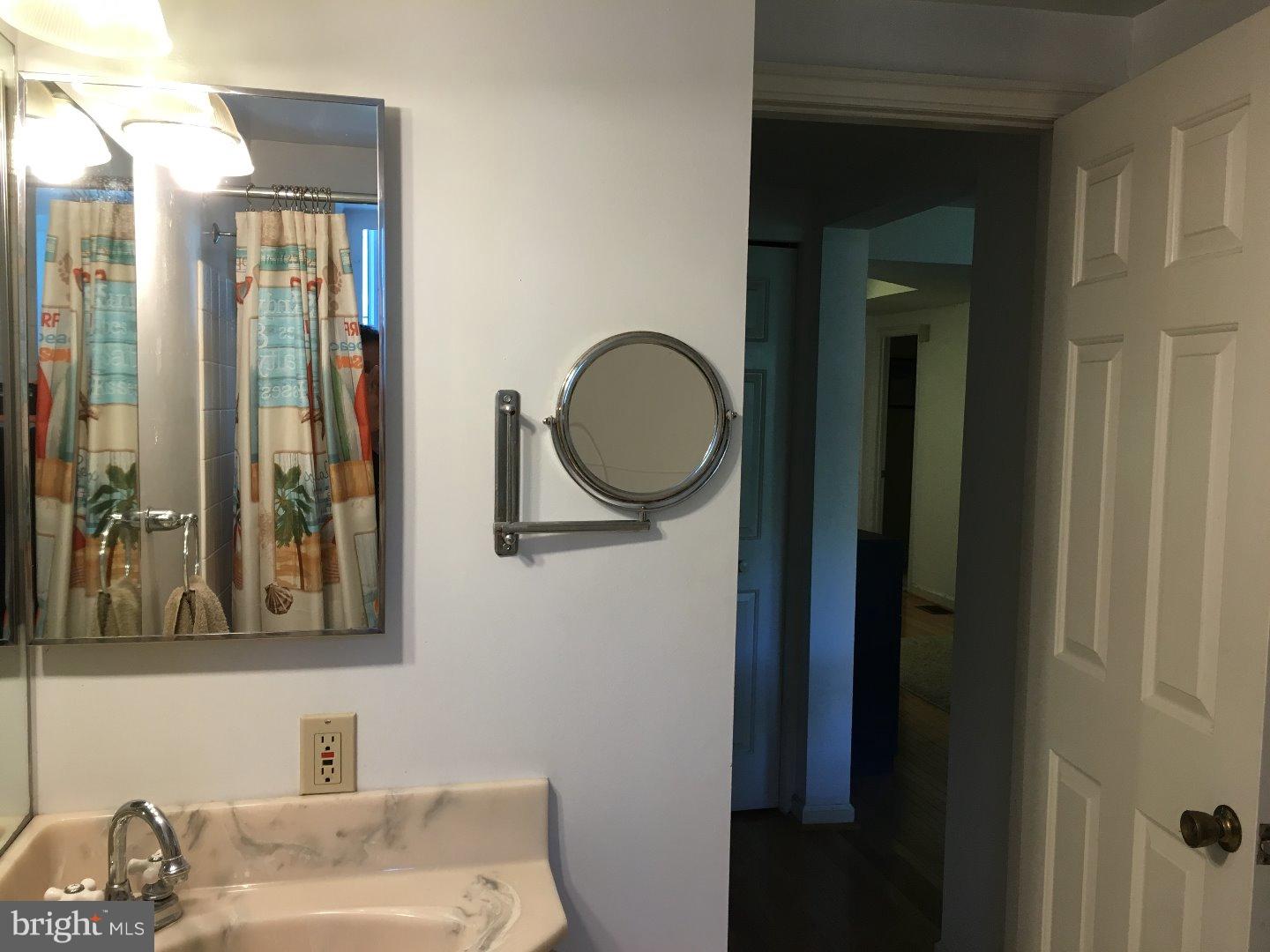 CHURCHILL COURT - Residential