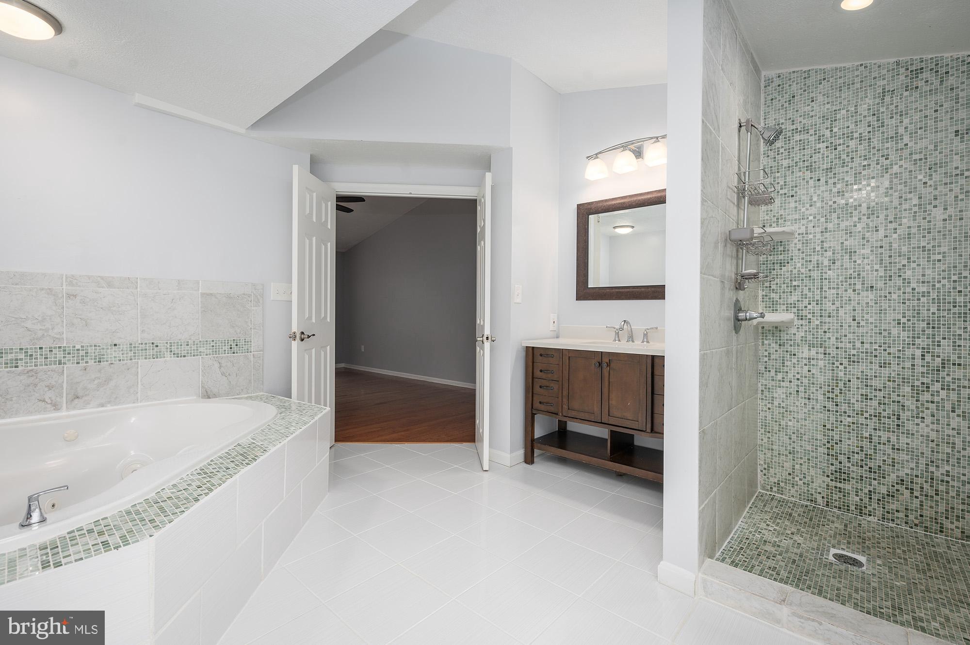 BRITINAY - Residential