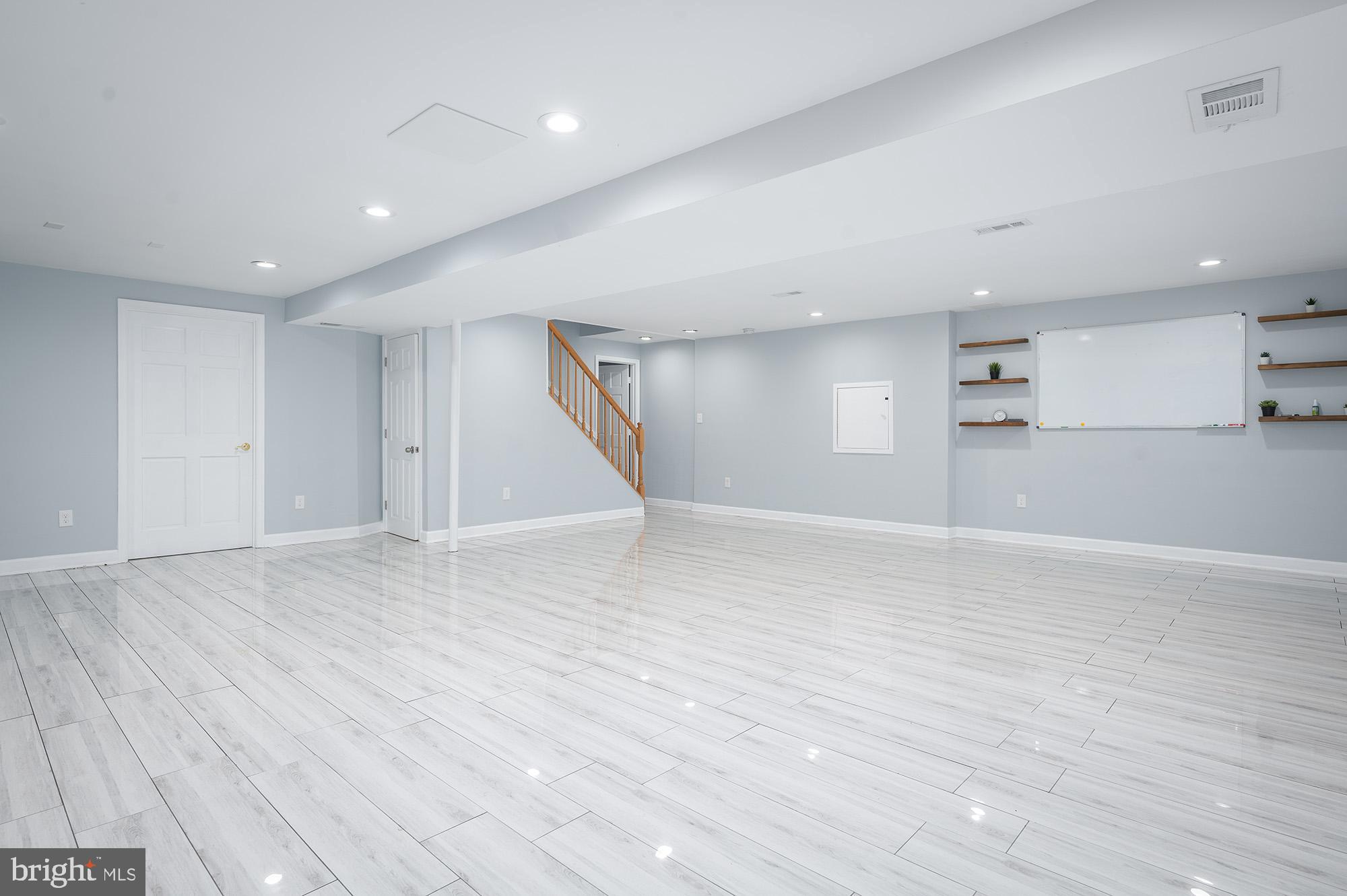 BRITINAY - Residential