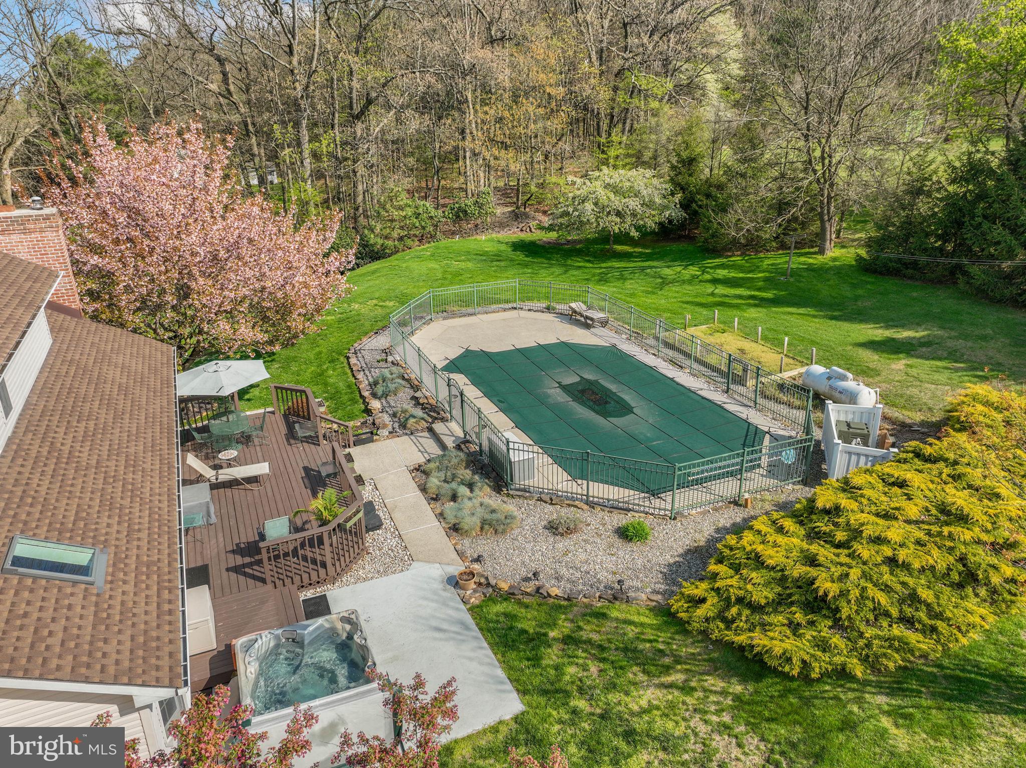 1145 UPPER NIS HOLLOW DRIVE