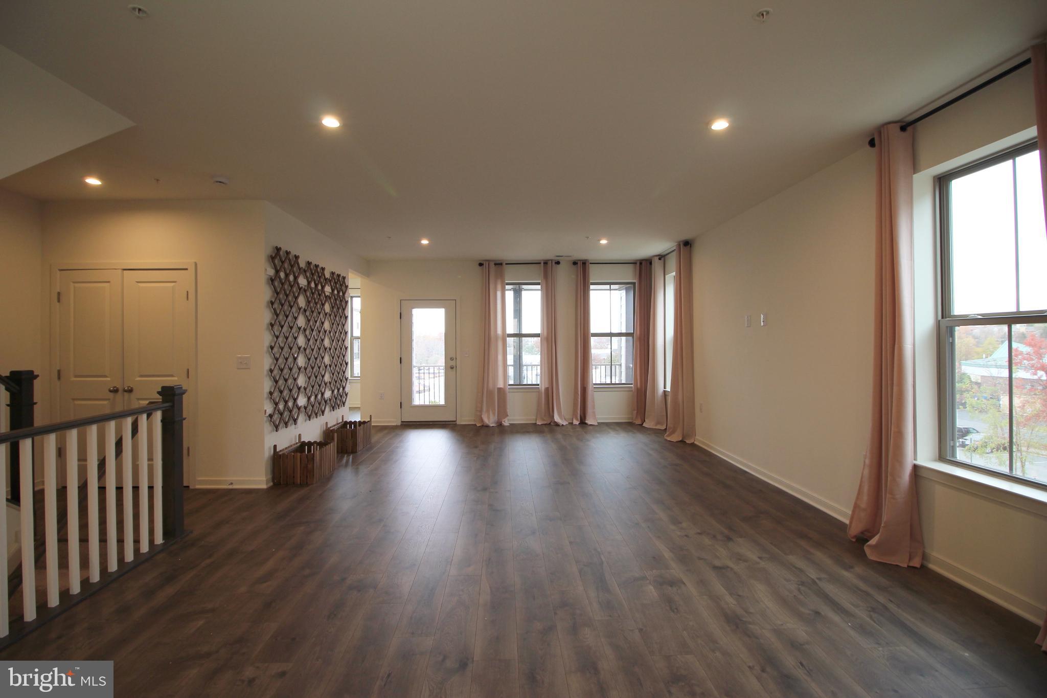 REGAL CHASE - Residential Lease