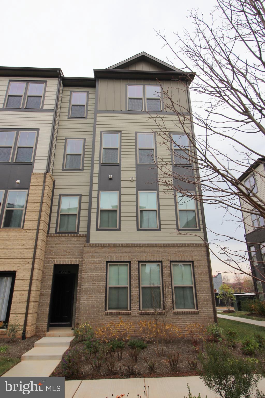 REGAL CHASE - Residential Lease