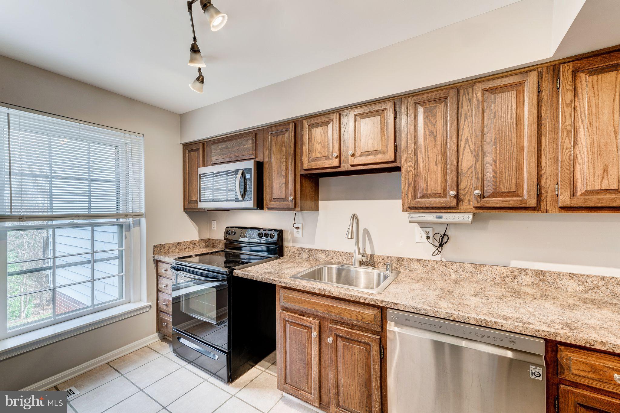 RESTON - Residential