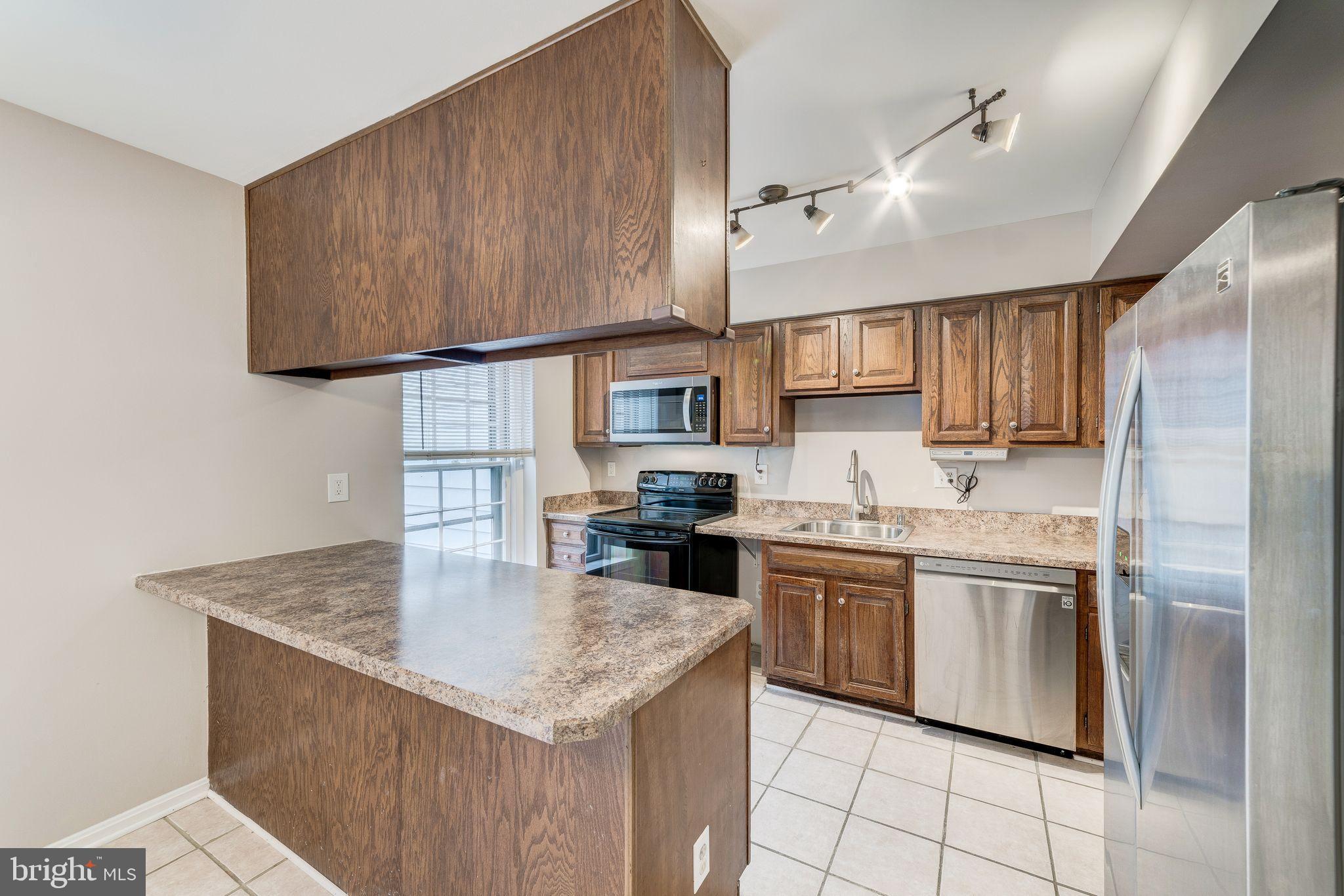 RESTON - Residential