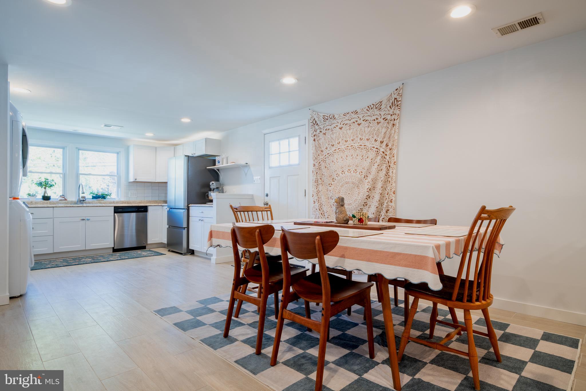 LANDSDOWNE - Residential