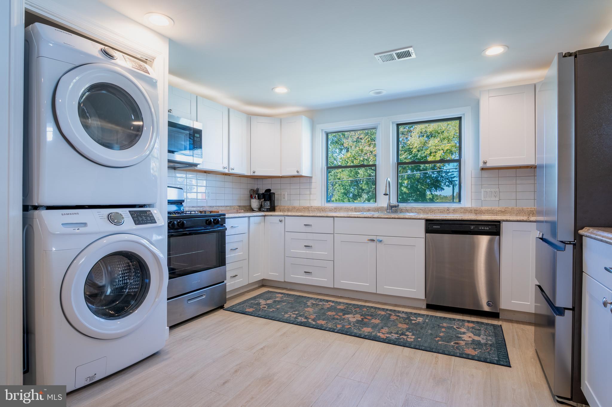 LANDSDOWNE - Residential