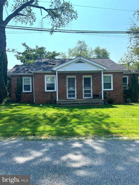 Townhouse For Rent - 101 E Locust Street<br/> Prince William County, OCCOQUAN, VA 22125