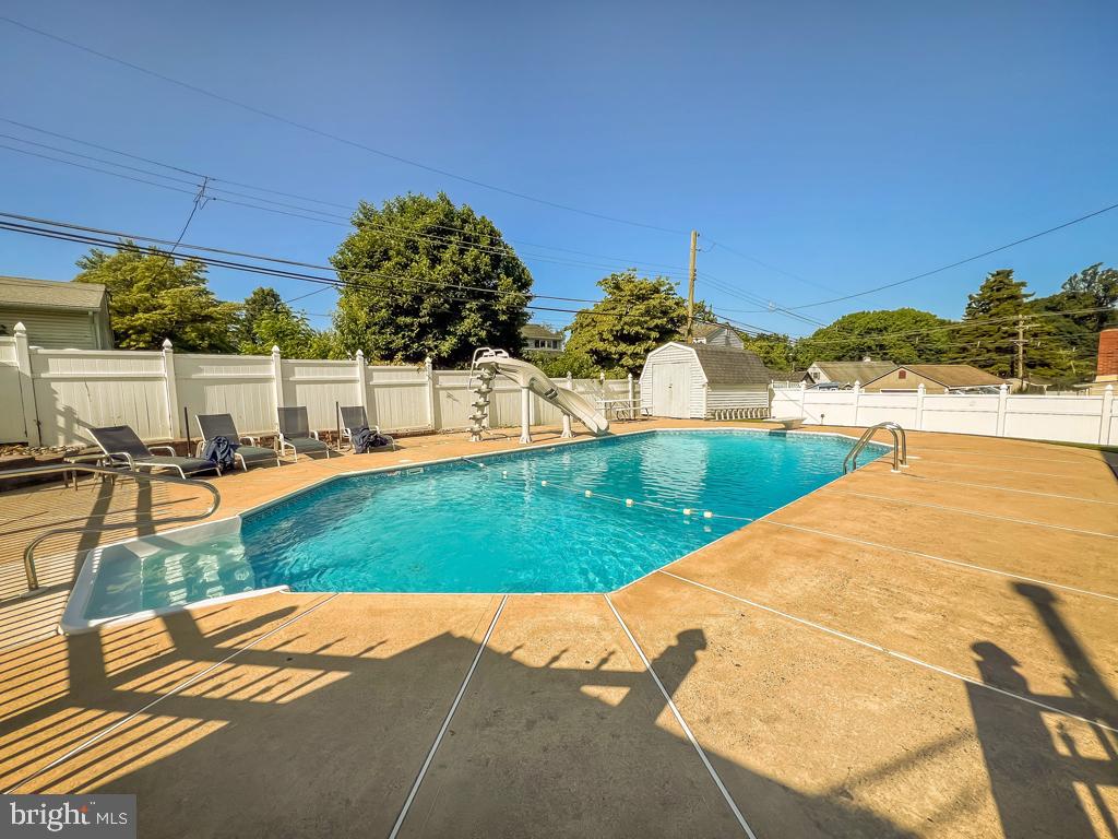 RED ROSE GATE - Residential