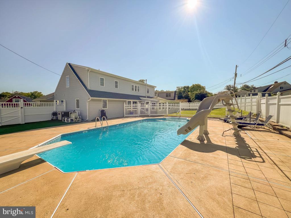 RED ROSE GATE - Residential