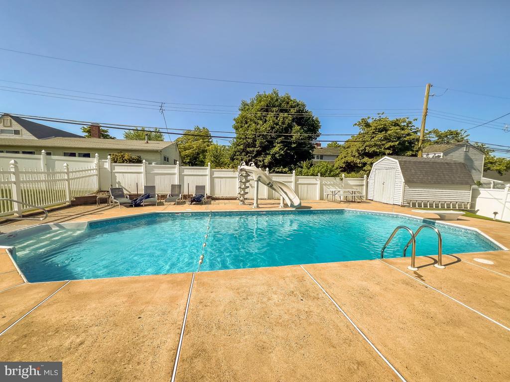 RED ROSE GATE - Residential