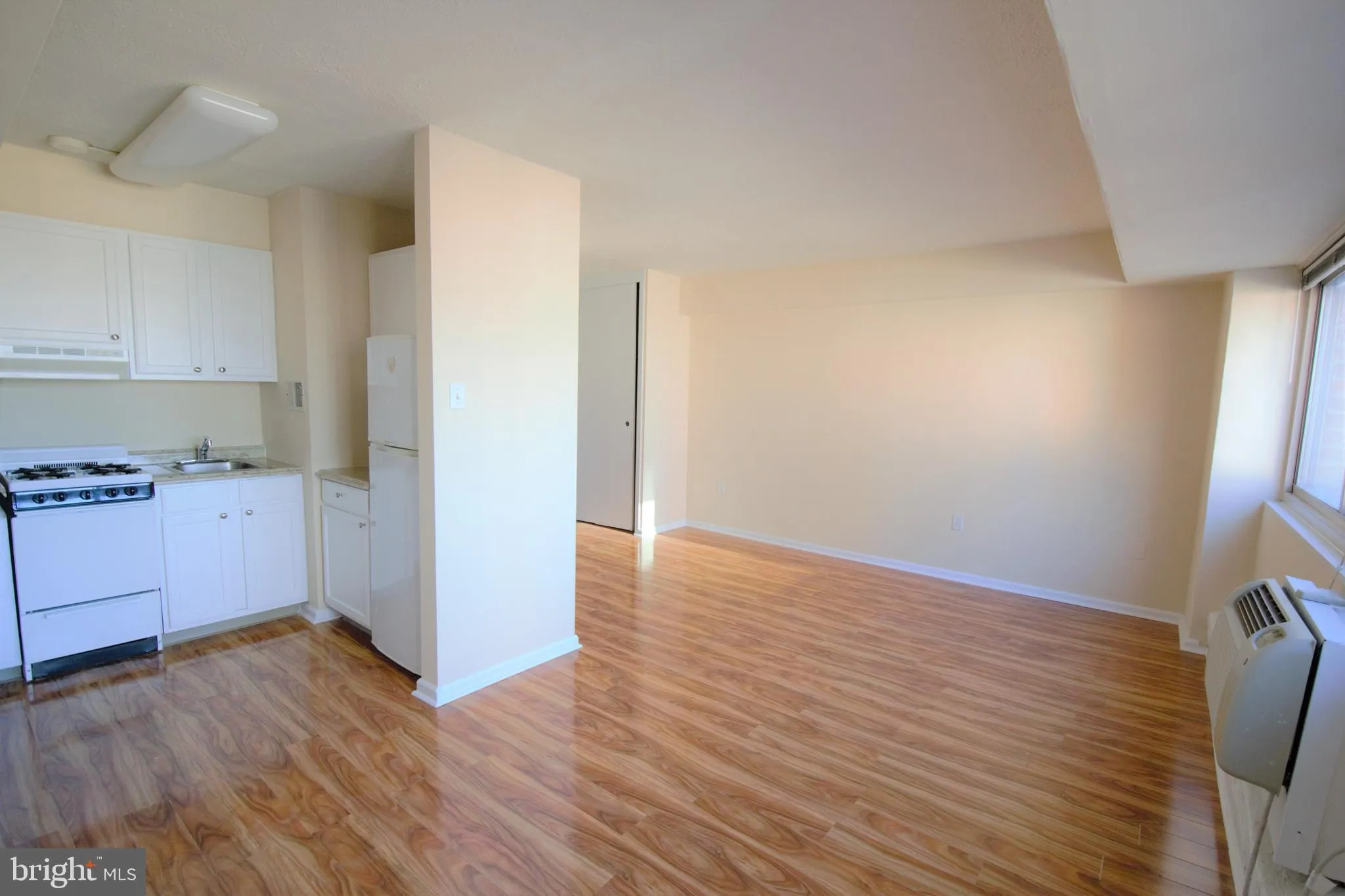 Philadelphia, Pennsylvania 19103, United States, ,1 BathroomBathrooms,Residential,Active,114414