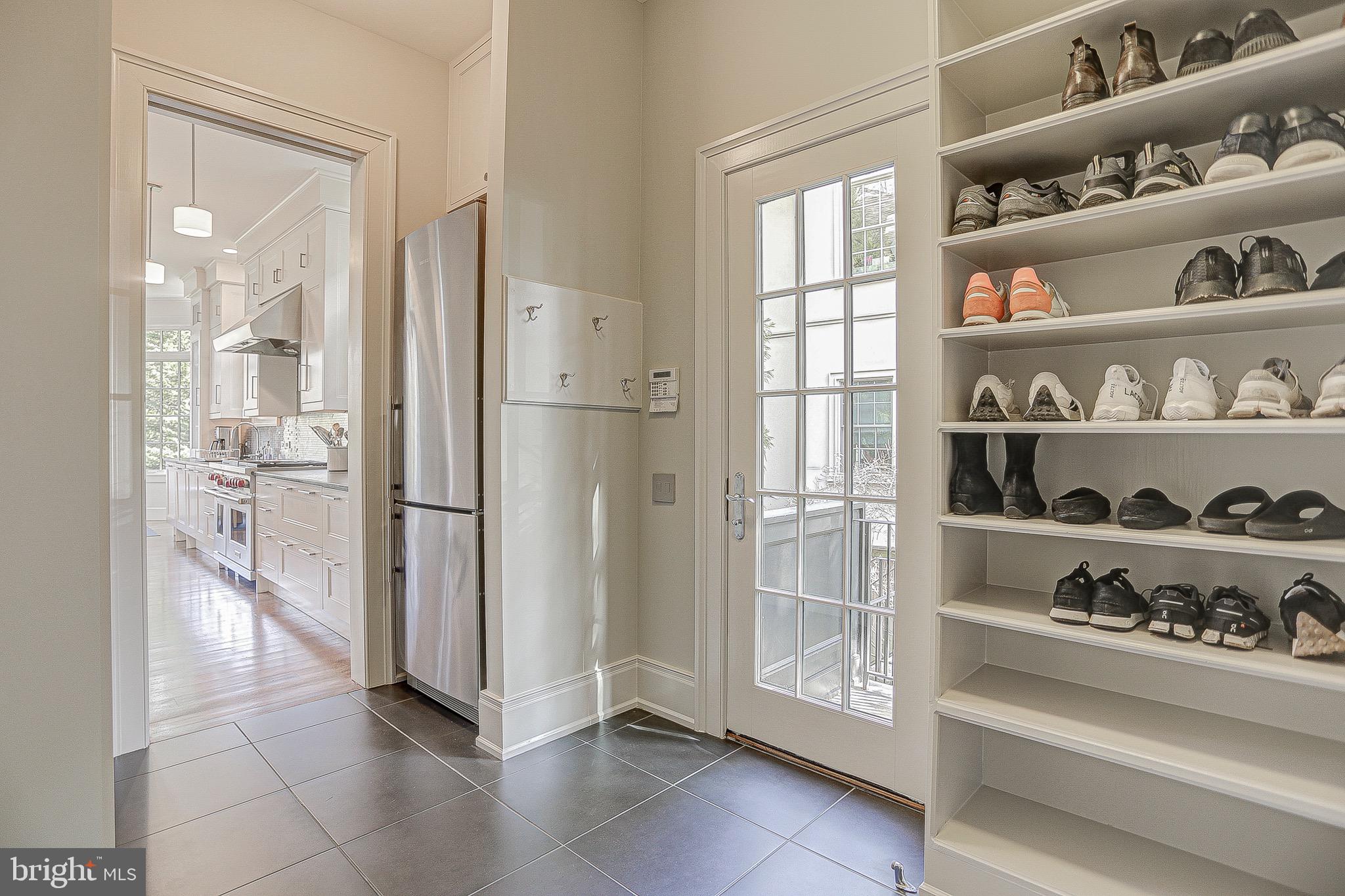 GREENWICH FOREST - Residential