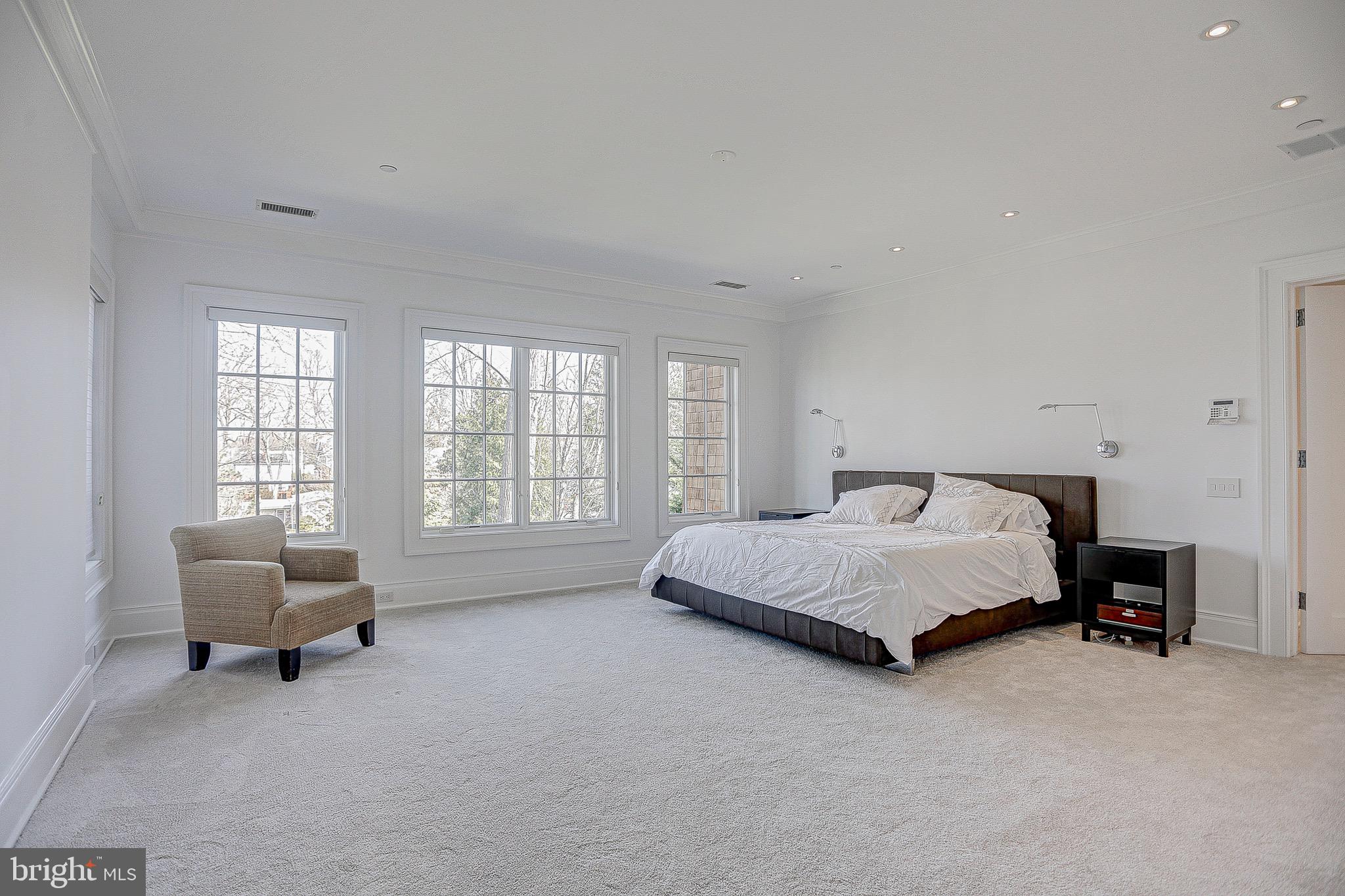 GREENWICH FOREST - Residential