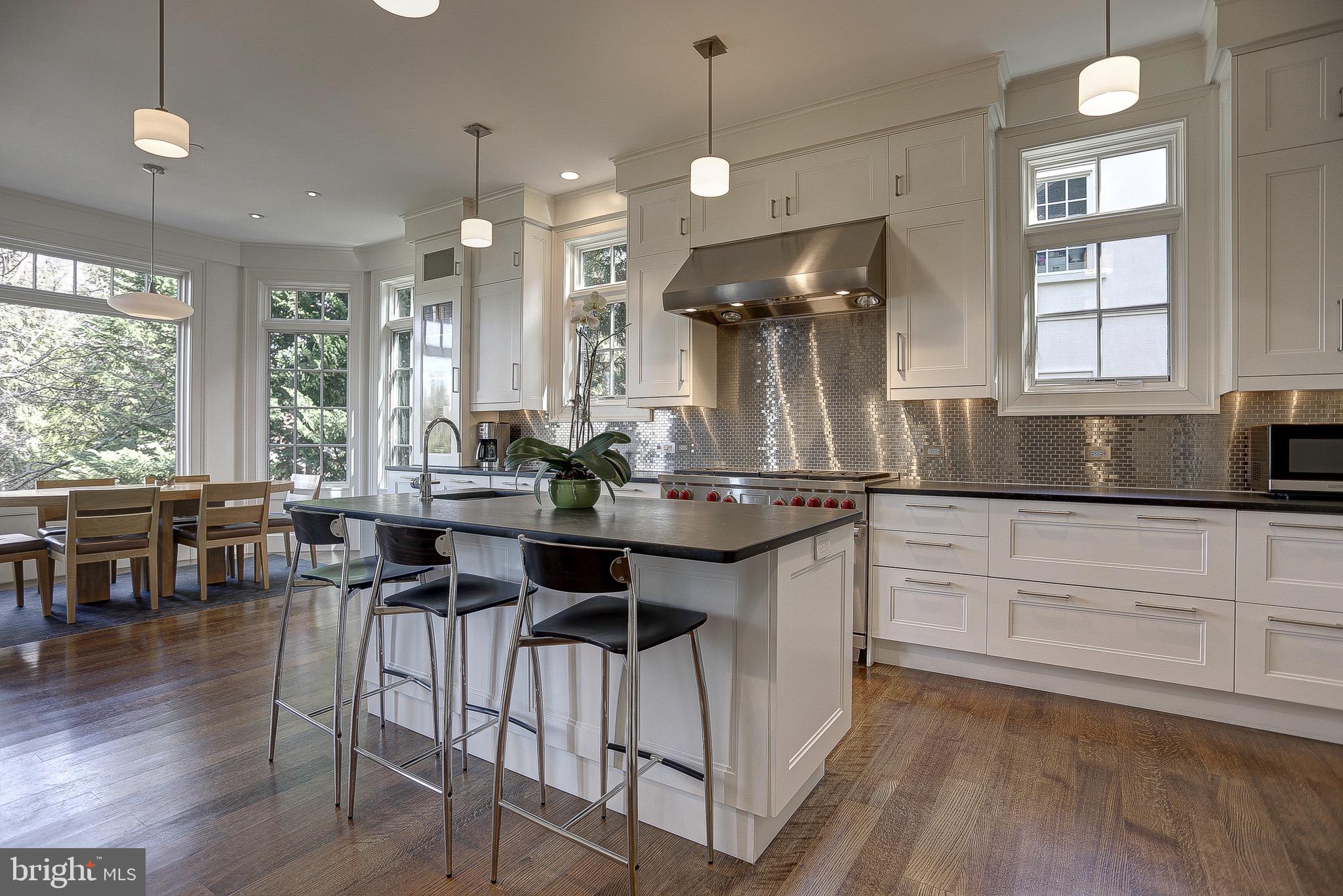 GREENWICH FOREST - Residential