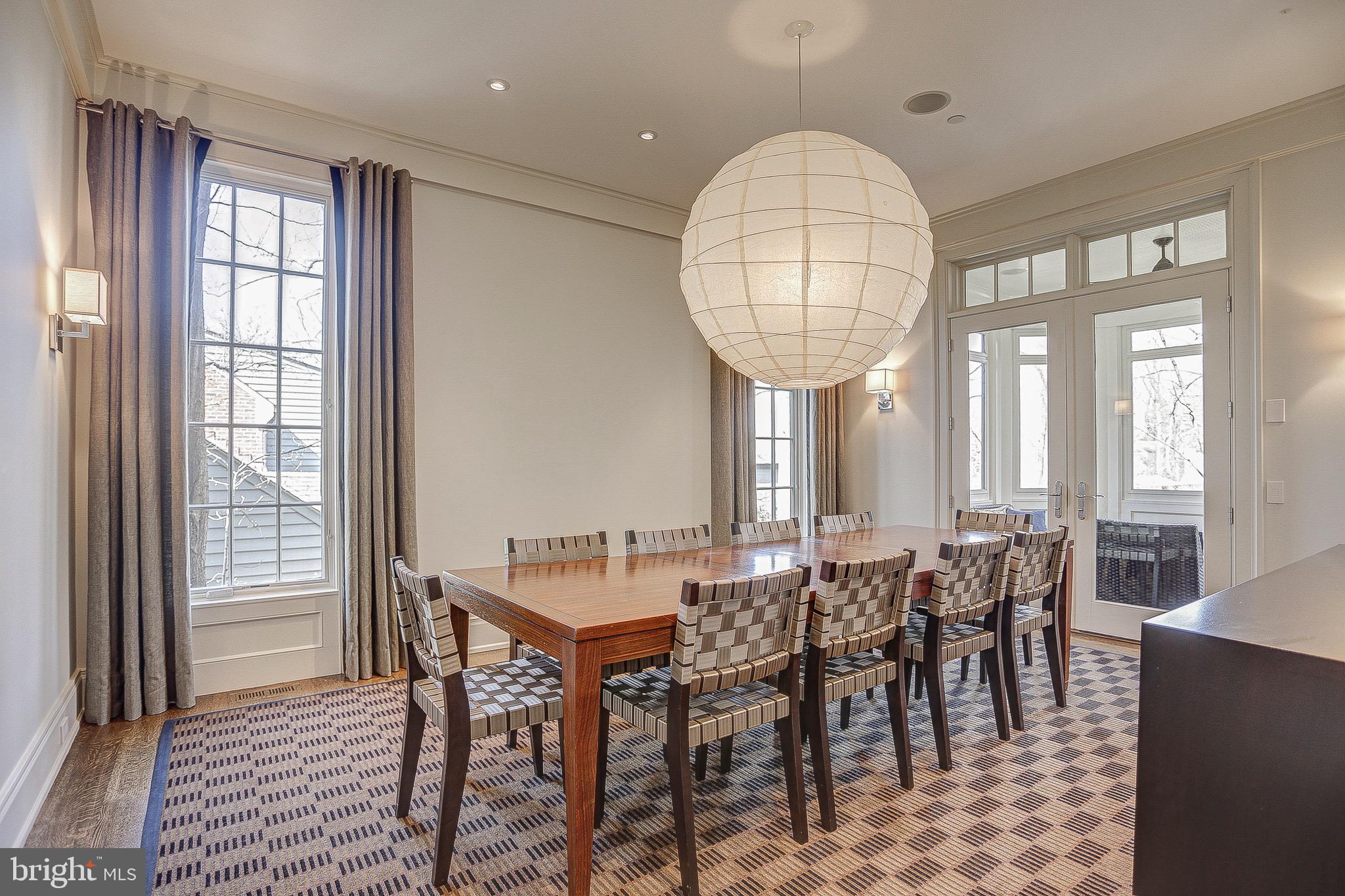 GREENWICH FOREST - Residential