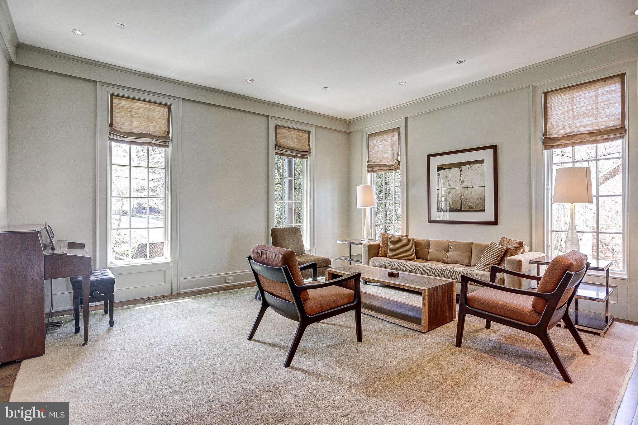 GREENWICH FOREST - Residential