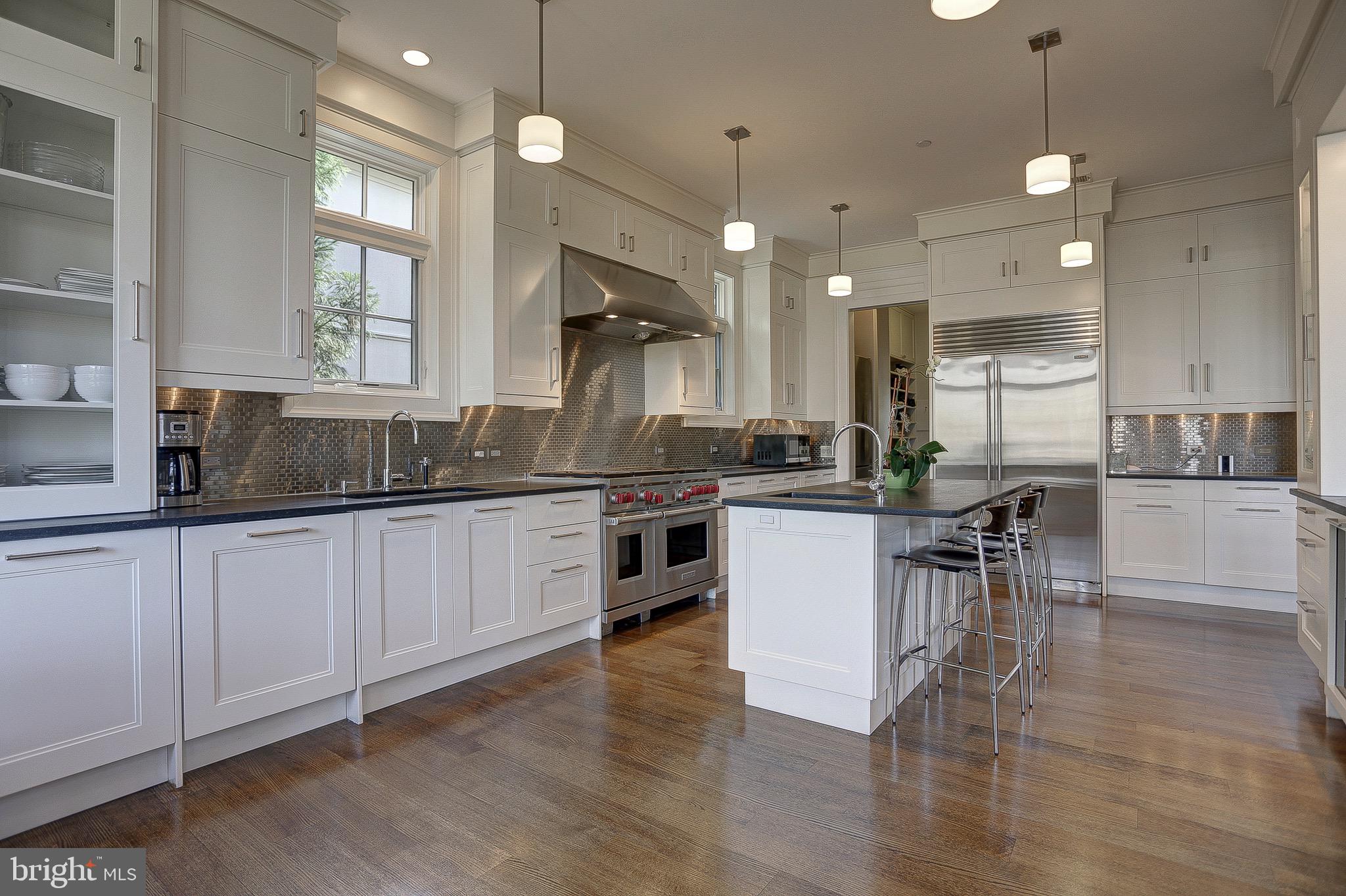 GREENWICH FOREST - Residential