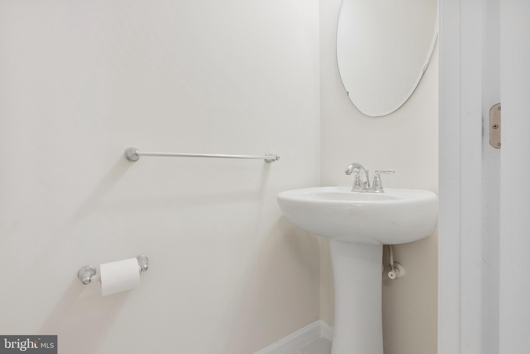 HIGHVIEW AT MONTGOME - Residential Lease