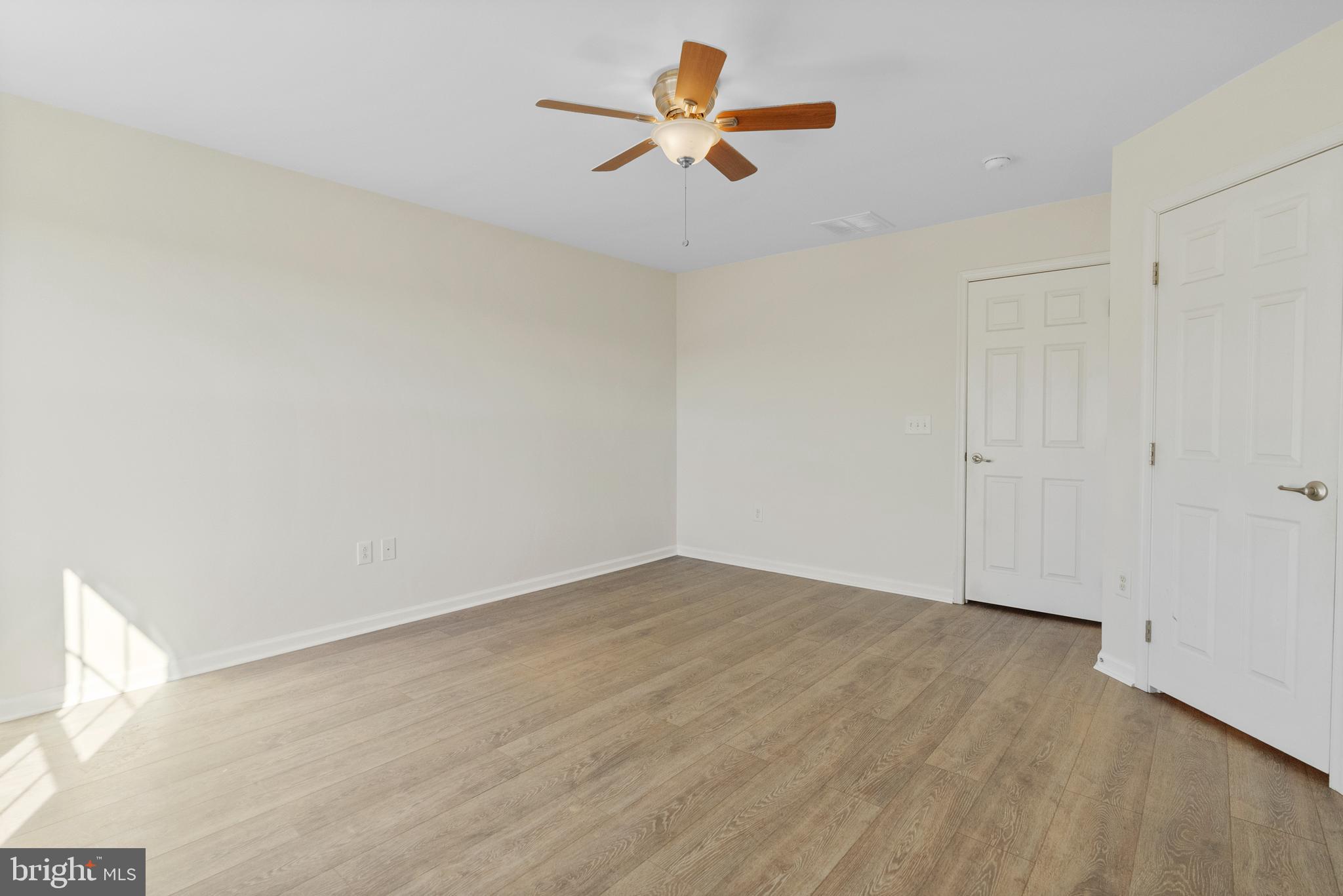 HIGHVIEW AT MONTGOME - Residential Lease