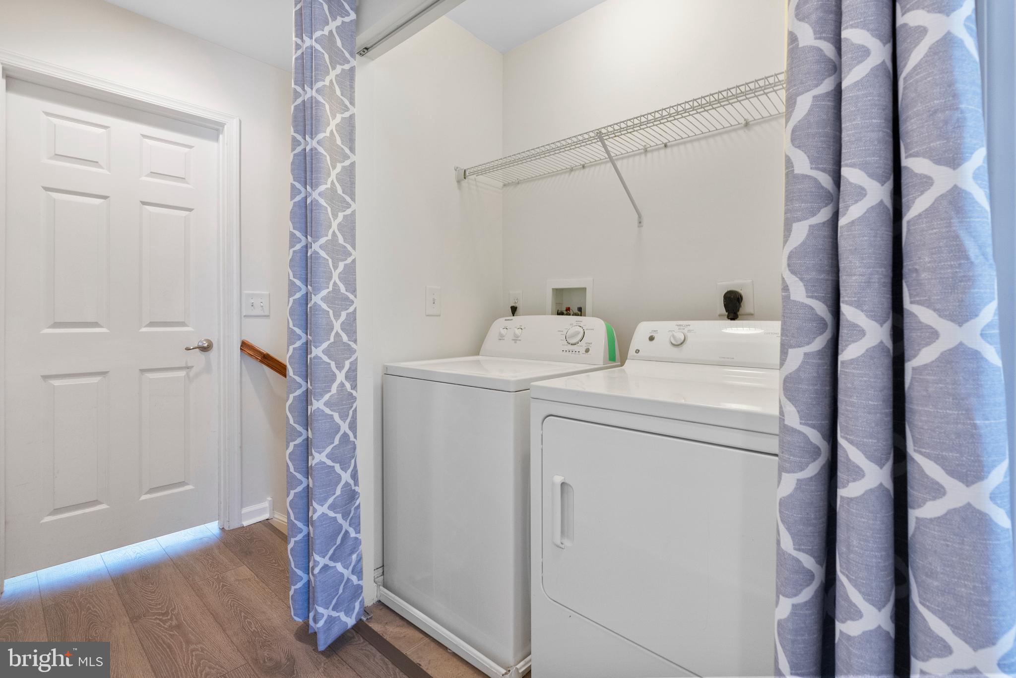 HIGHVIEW AT MONTGOME - Residential Lease