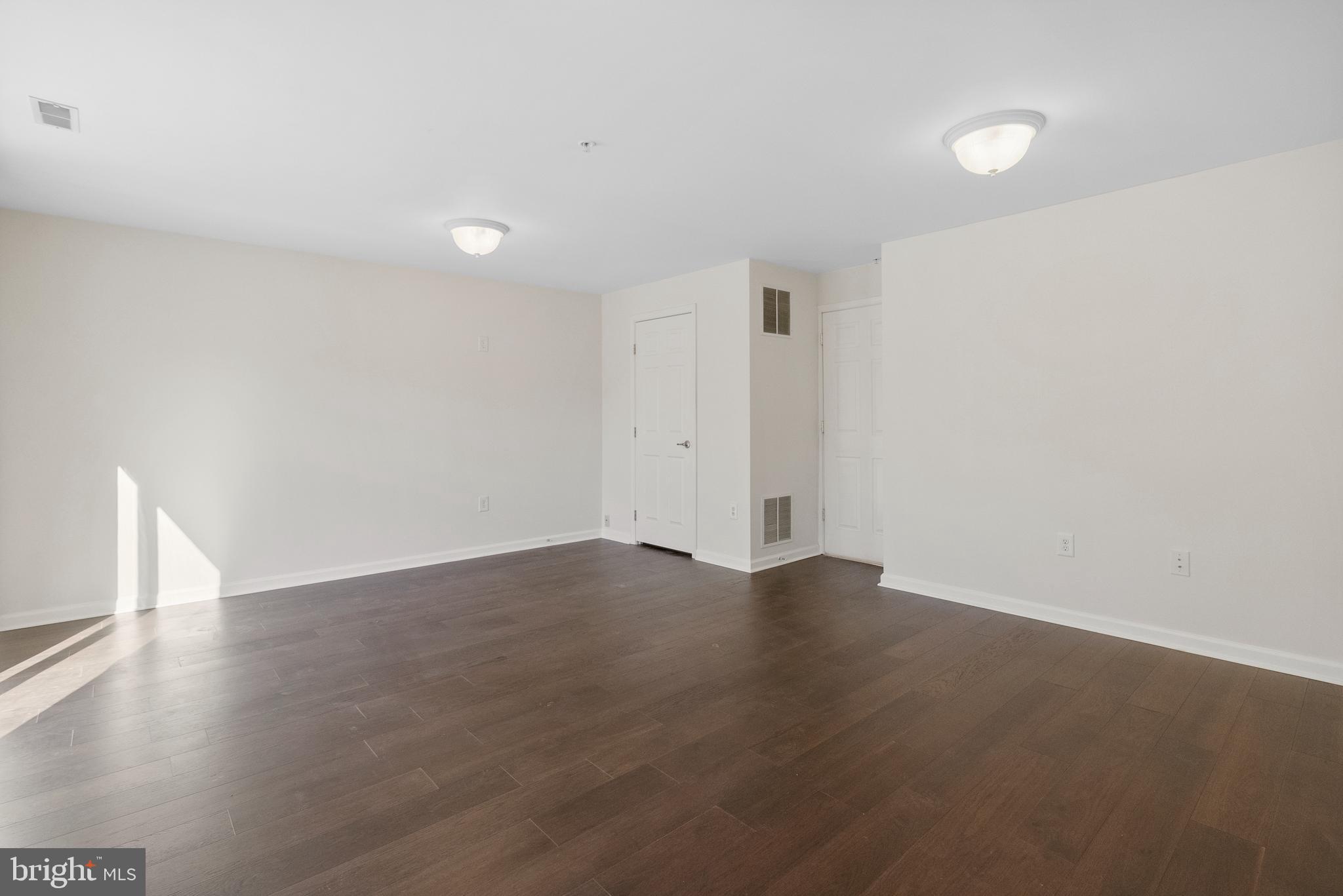 HIGHVIEW AT MONTGOME - Residential Lease