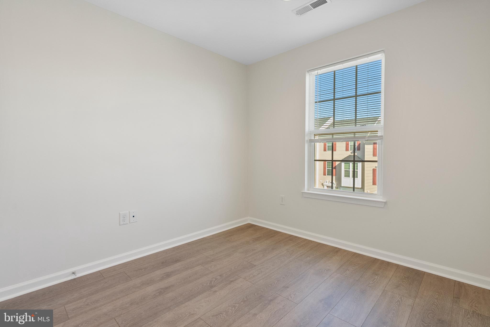 HIGHVIEW AT MONTGOME - Residential Lease