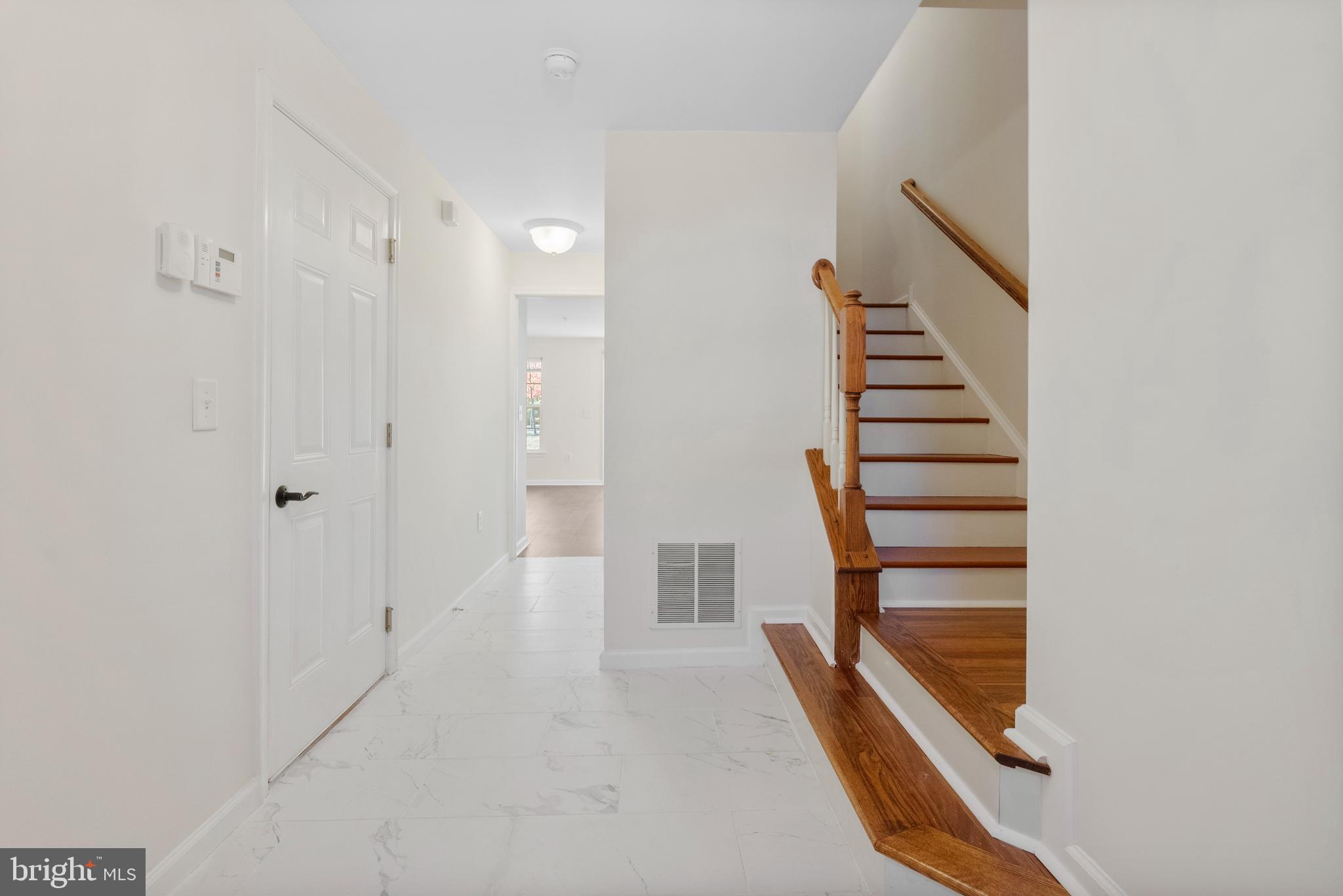 HIGHVIEW AT MONTGOME - Residential Lease