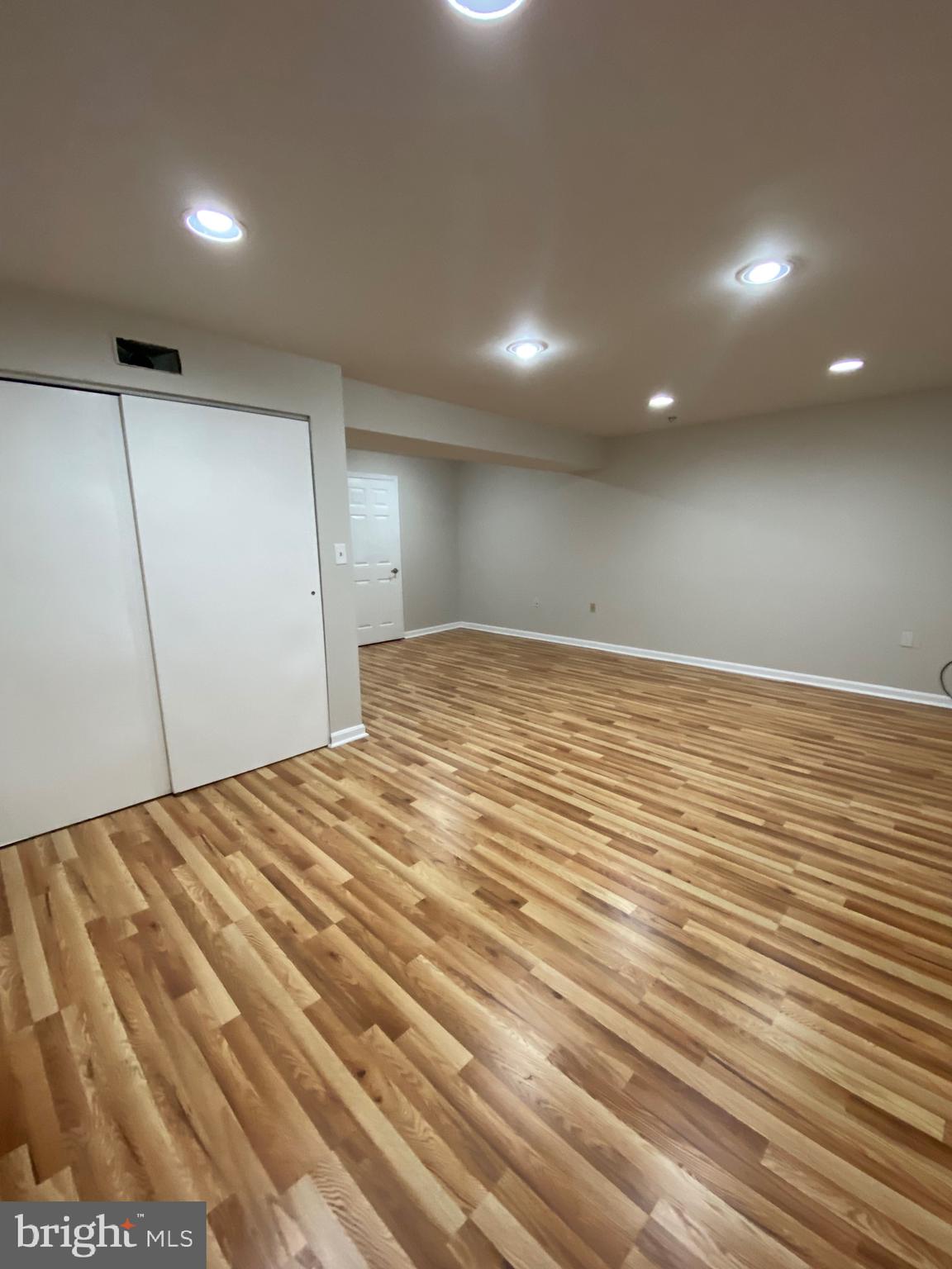 VILLAGE OF THOMAS RUN - Residential Lease
