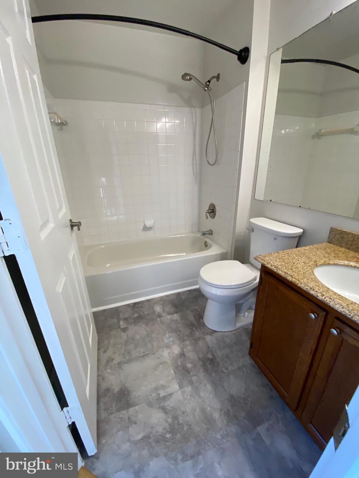 VILLAGE OF THOMAS RUN - Residential Lease