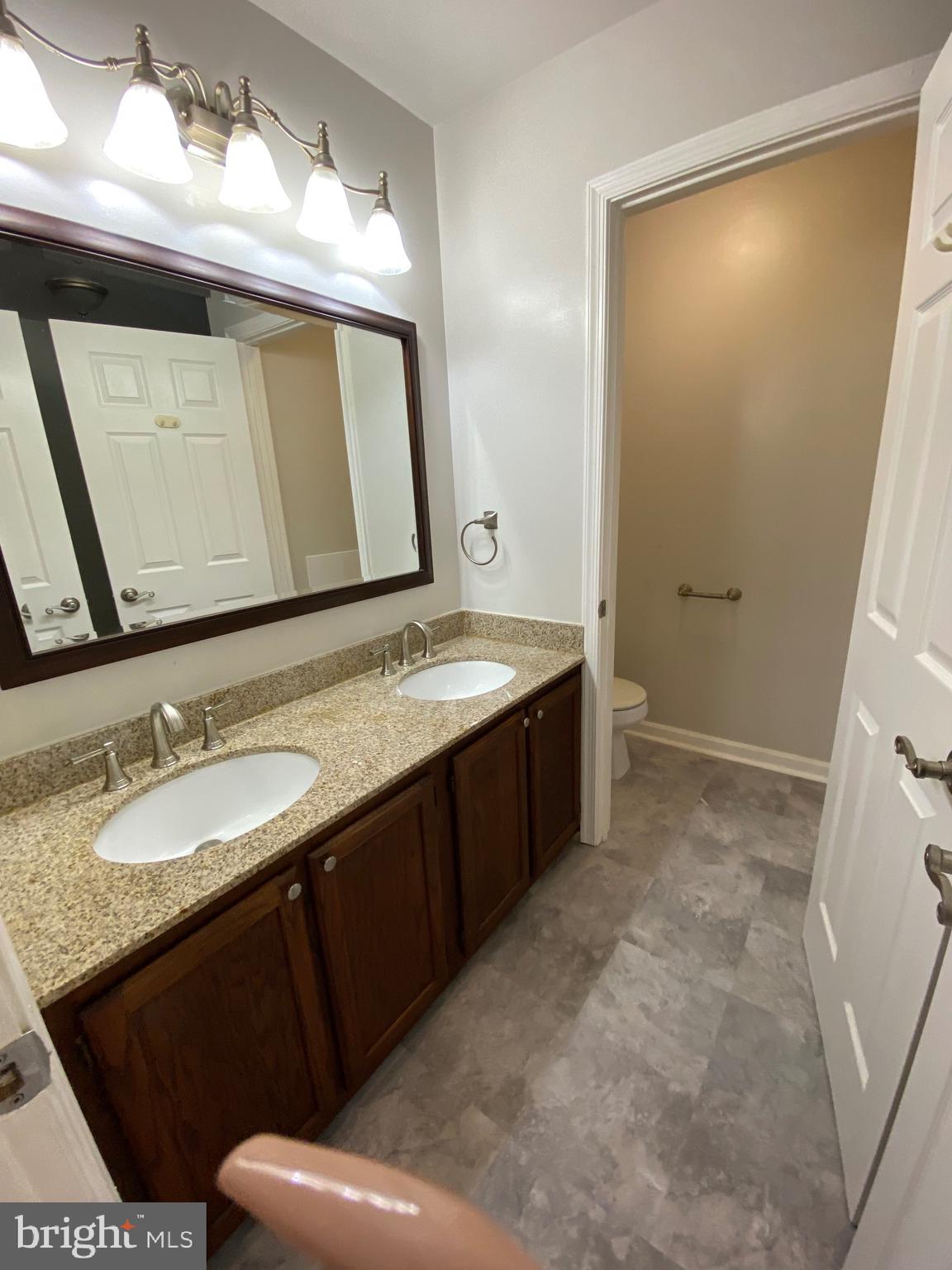 VILLAGE OF THOMAS RUN - Residential Lease