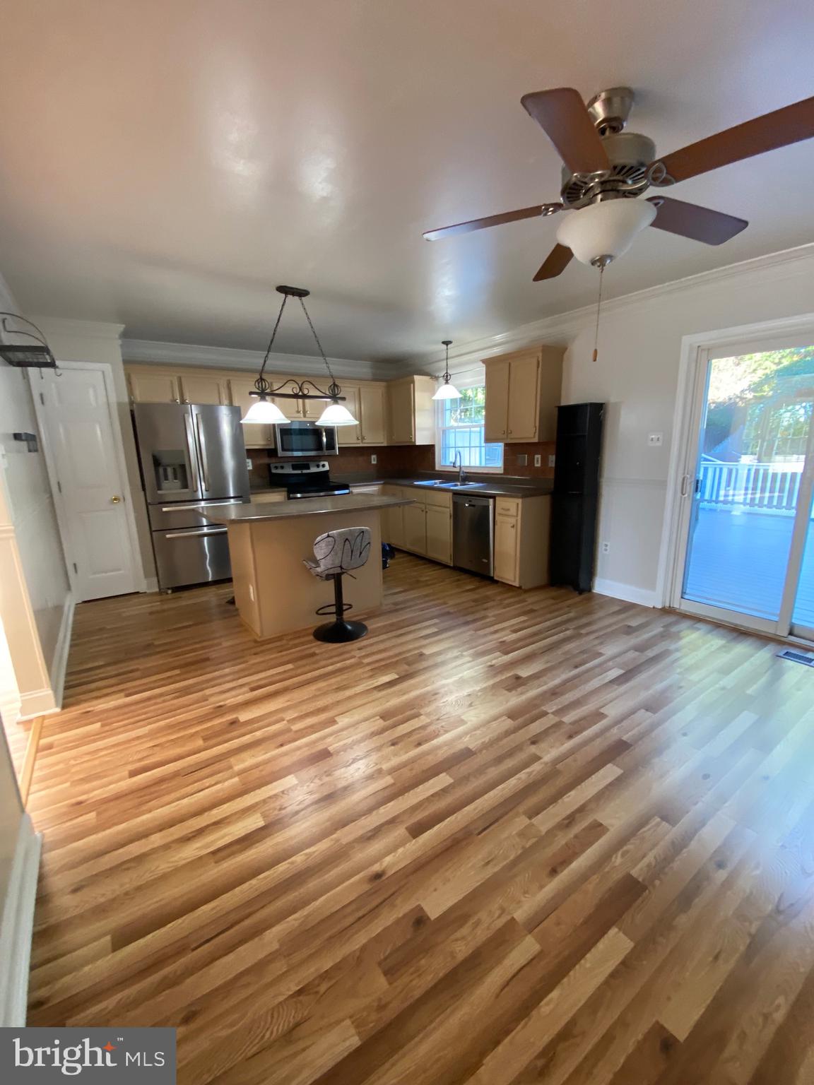 VILLAGE OF THOMAS RUN - Residential Lease