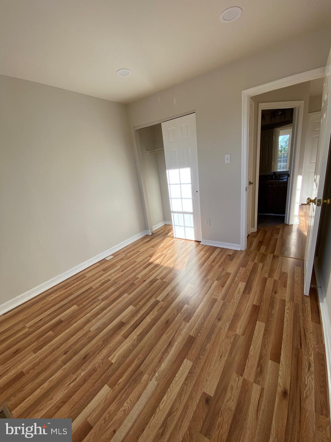 VILLAGE OF THOMAS RUN - Residential Lease