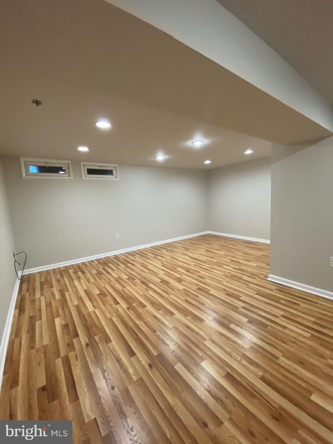 VILLAGE OF THOMAS RUN - Residential Lease