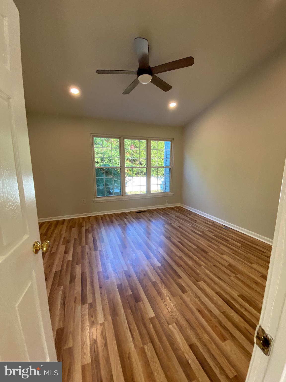 VILLAGE OF THOMAS RUN - Residential Lease