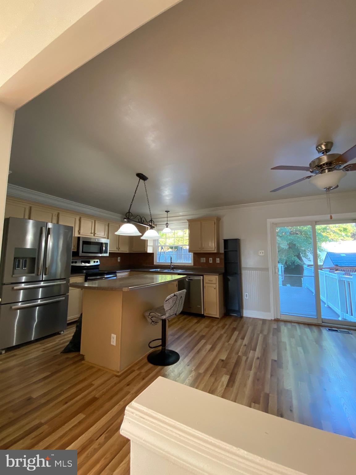 VILLAGE OF THOMAS RUN - Residential Lease