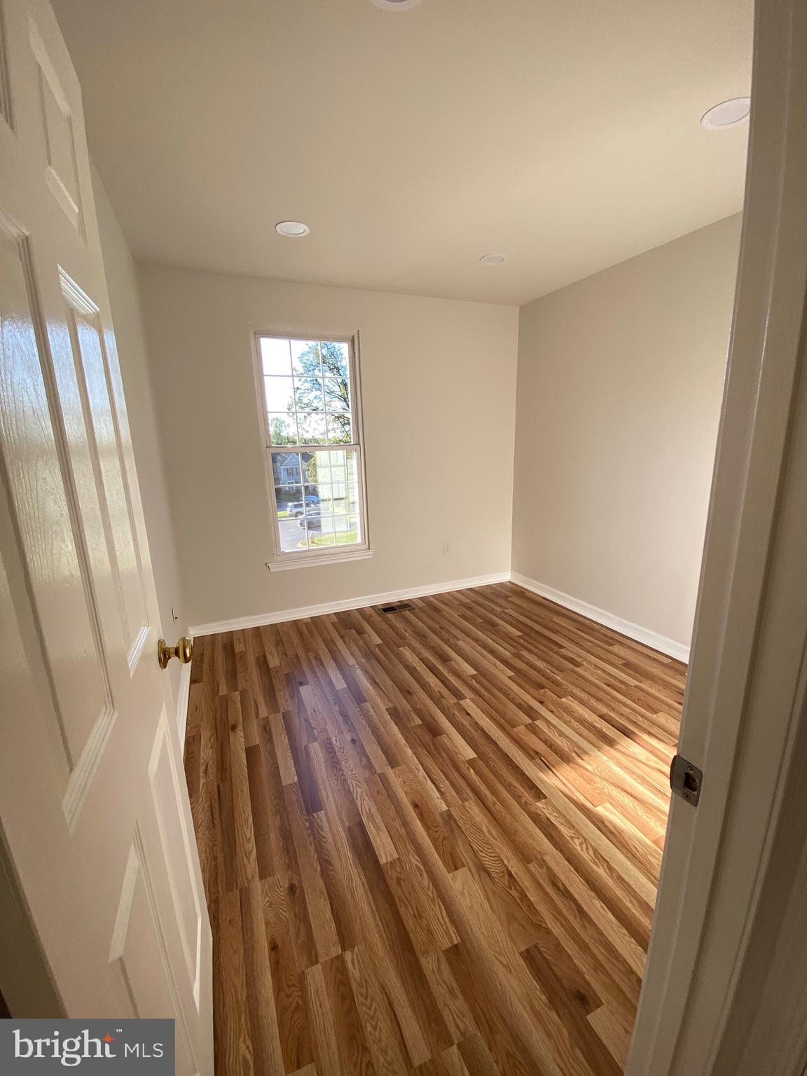 VILLAGE OF THOMAS RUN - Residential Lease